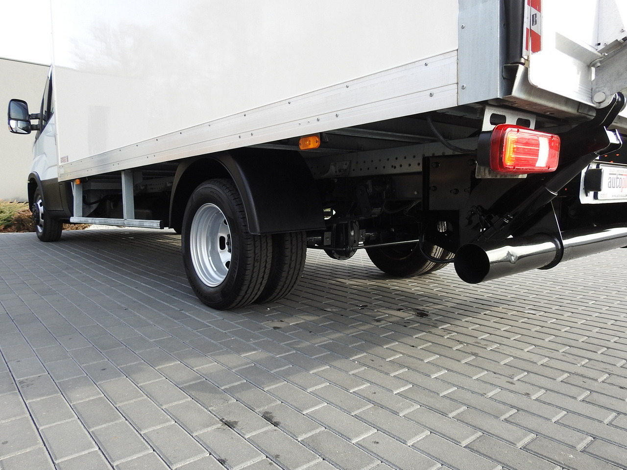 Fourgon grand volume IVECO DAILY 35C16 BOX LIFT 8 PALLETS CRUISE CONTROL TWIN WHEELS AIR CONDITIONING  160HP: photos 16