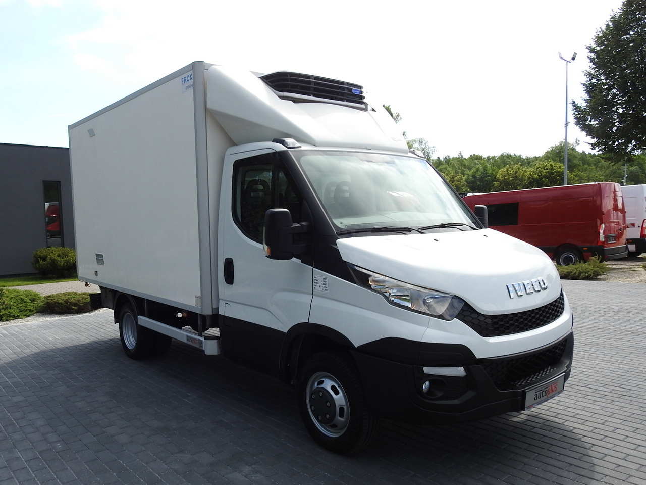 IVECO DAILY 35S15 REGRIGERATOR BOX -12*C 8 PALLETS CRUISE CONTROL TWIN WHEELS AIR CONDITIONING 150HP - Utilitaire frigorifique: photos 4 IVECO DAILY 35S15 REGRIGERATOR BOX -12*C 8 PALLETS CRUISE CONTROL TWIN WHEELS AIR CONDITIONING 150HP - Utilitaire frigorifique: photos 4