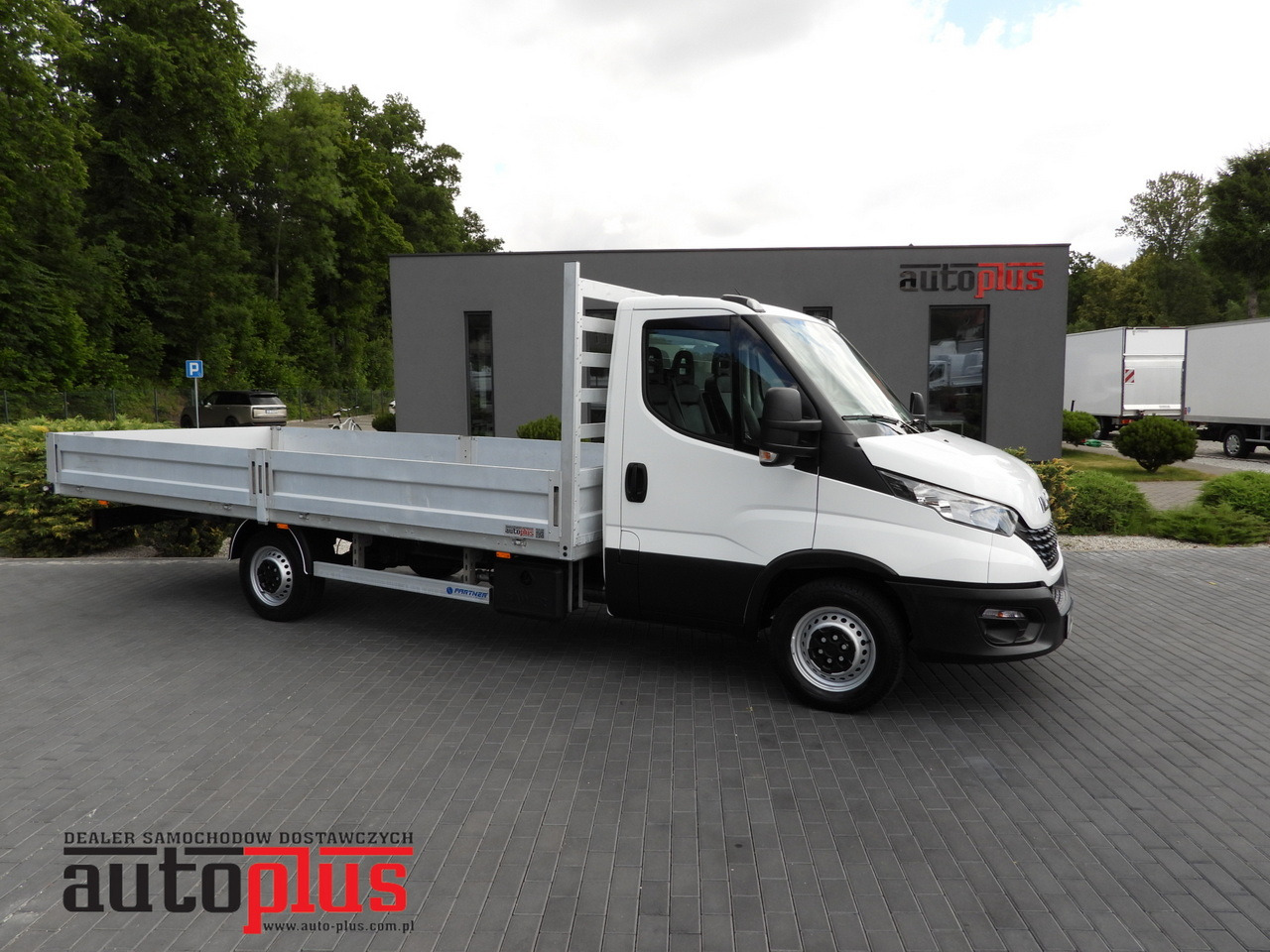 IVECO DAILY 35S16 STAKE BODY 10 PALLETS CRUISE CONTROL AIR CONDITIONING  160HP - Utilitaire plateau: photos 1 IVECO DAILY 35S16 STAKE BODY 10 PALLETS CRUISE CONTROL AIR CONDITIONING  160HP - Utilitaire plateau: photos 1