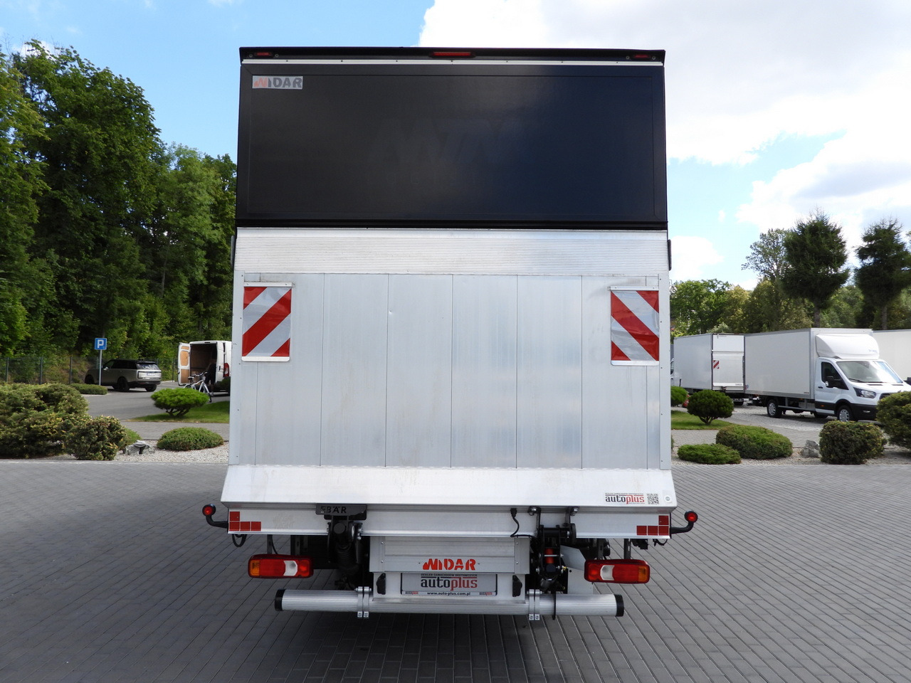 IVECO DAILY 35S18 BOX LIFT 8 PALLETS WEBASTO CRUISE CONTROL NAVIGATION LED LIGHTS PNEUMATICS AIR CONDITIONING  180HP en crédit-bail IVECO DAILY 35S18 BOX LIFT 8 PALLETS WEBASTO CRUISE CONTROL NAVIGATION LED LIGHTS PNEUMATICS AIR CONDITIONING  180HP: photos 10