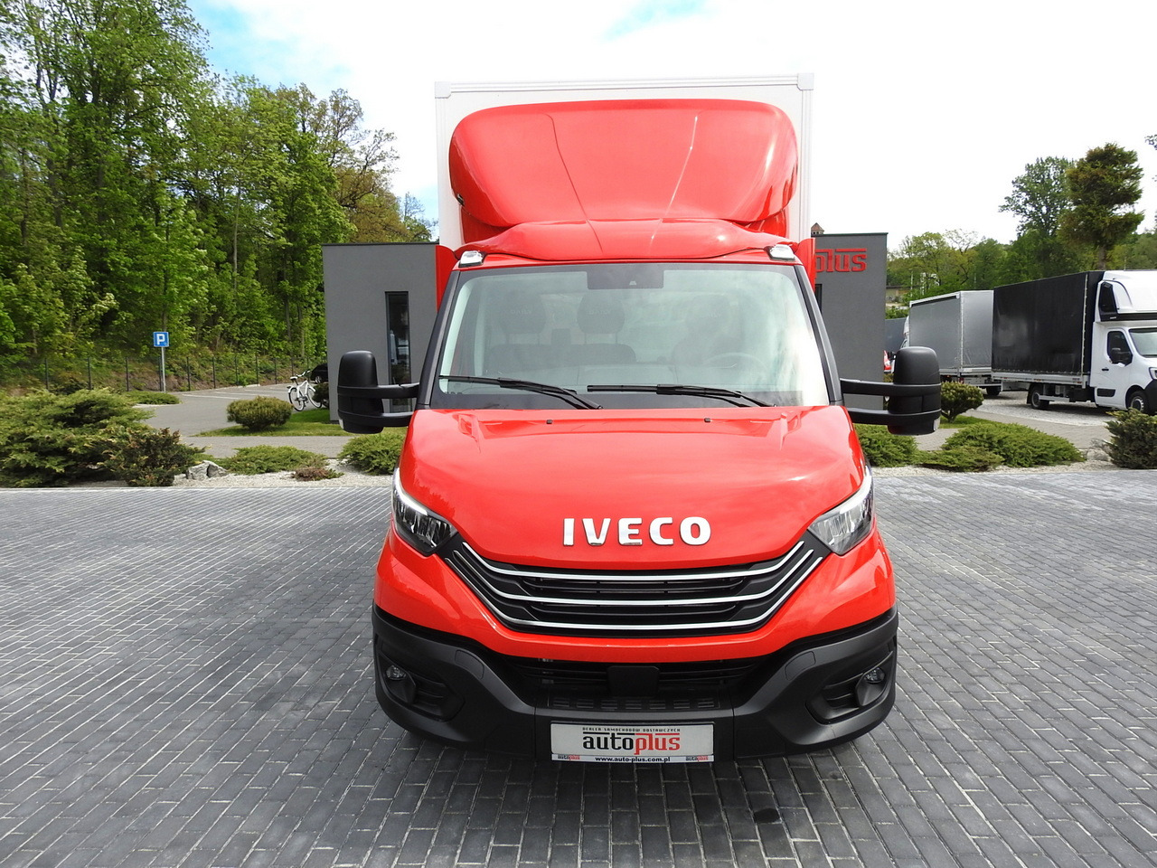 IVECO DAILY 35S18 NEW BOX 10 PALLETS CRUISE CONTROL NAVIGATION AIR CONDITIONING LED LIGHTS GUARANTEE 180HP - Fourgon grand volume: photos 5 IVECO DAILY 35S18 NEW BOX 10 PALLETS CRUISE CONTROL NAVIGATION AIR CONDITIONING LED LIGHTS GUARANTEE 180HP - Fourgon grand volume: photos 5
