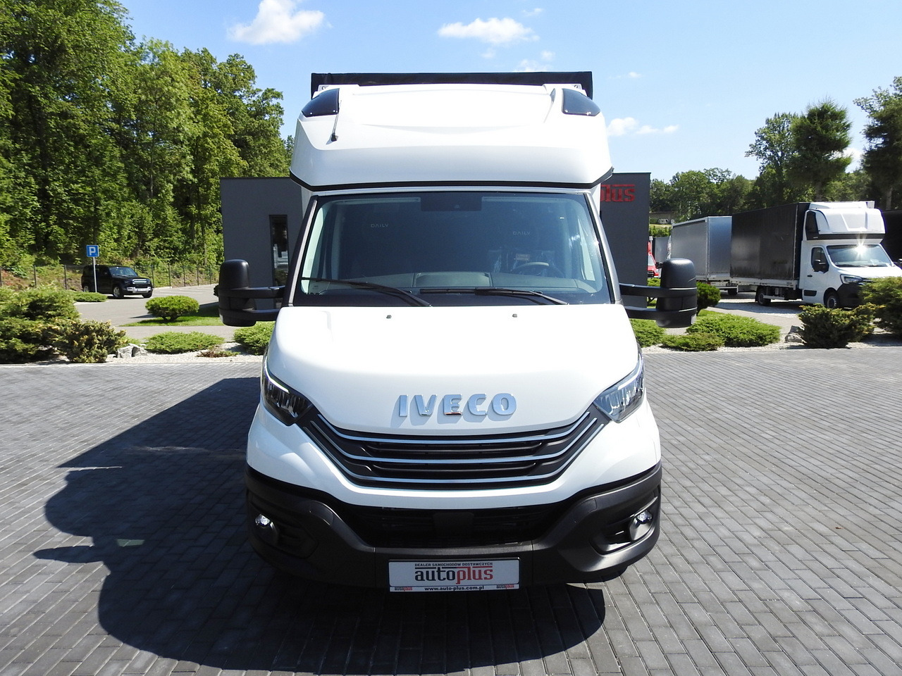 IVECO DAILY 35S18 NEW TARPAULIN 8 PALLETS CRUISE CONTROL NAVIGATION LED LIGHTS AUTOMATIC TRANSMISSION HI-MATIC MANUFACTURERS WARRANTY 180HP - Utilitaire rideaux coulissants (PLSC): photos 5 IVECO DAILY 35S18 NEW TARPAULIN 8 PALLETS CRUISE CONTROL NAVIGATION LED LIGHTS AUTOMATIC TRANSMISSION HI-MATIC MANUFACTURERS WARRANTY 180HP - Utilitaire rideaux coulissants (PLSC): photos 5