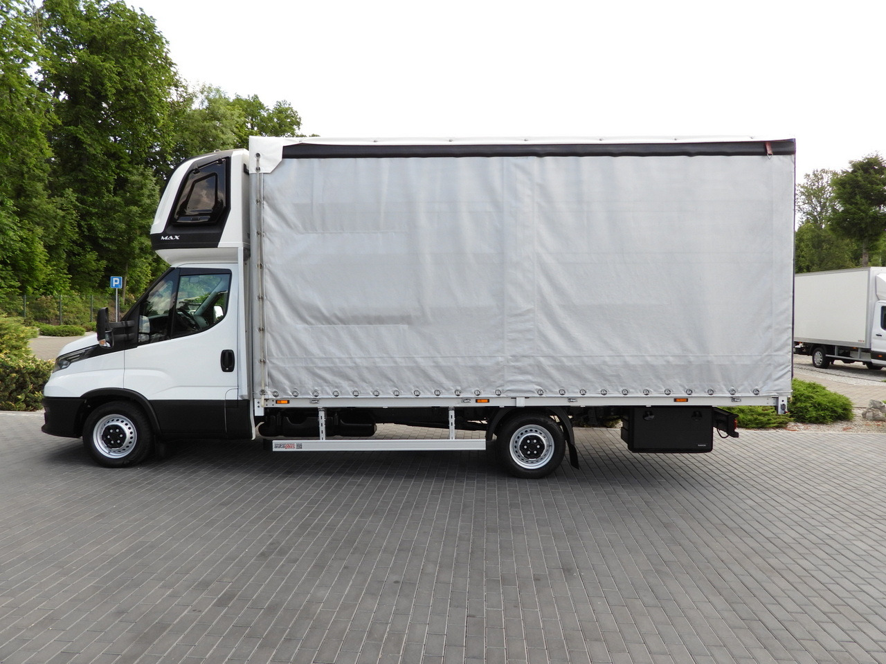 Utilitaire rideaux coulissants (PLSC) IVECO DAILY 35S18 TARPAULIN 10 PALLETS CRUISE CONTROL LED LIGHTS AIR CONDITIONING  180HP: photos 8