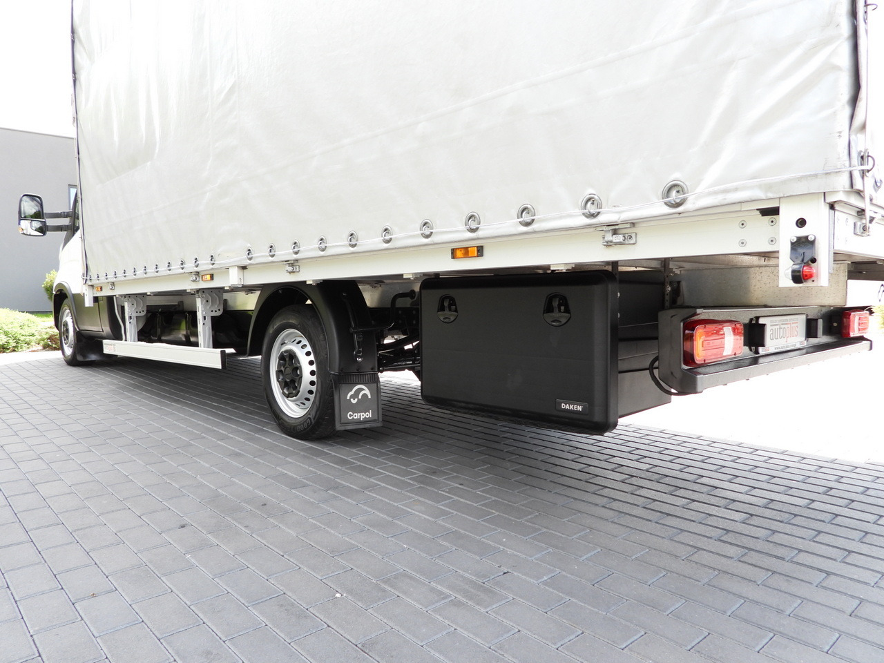Utilitaire rideaux coulissants (PLSC) IVECO DAILY 35S18 TARPAULIN 10 PALLETS CRUISE CONTROL LED LIGHTS AIR CONDITIONING  180HP: photos 16