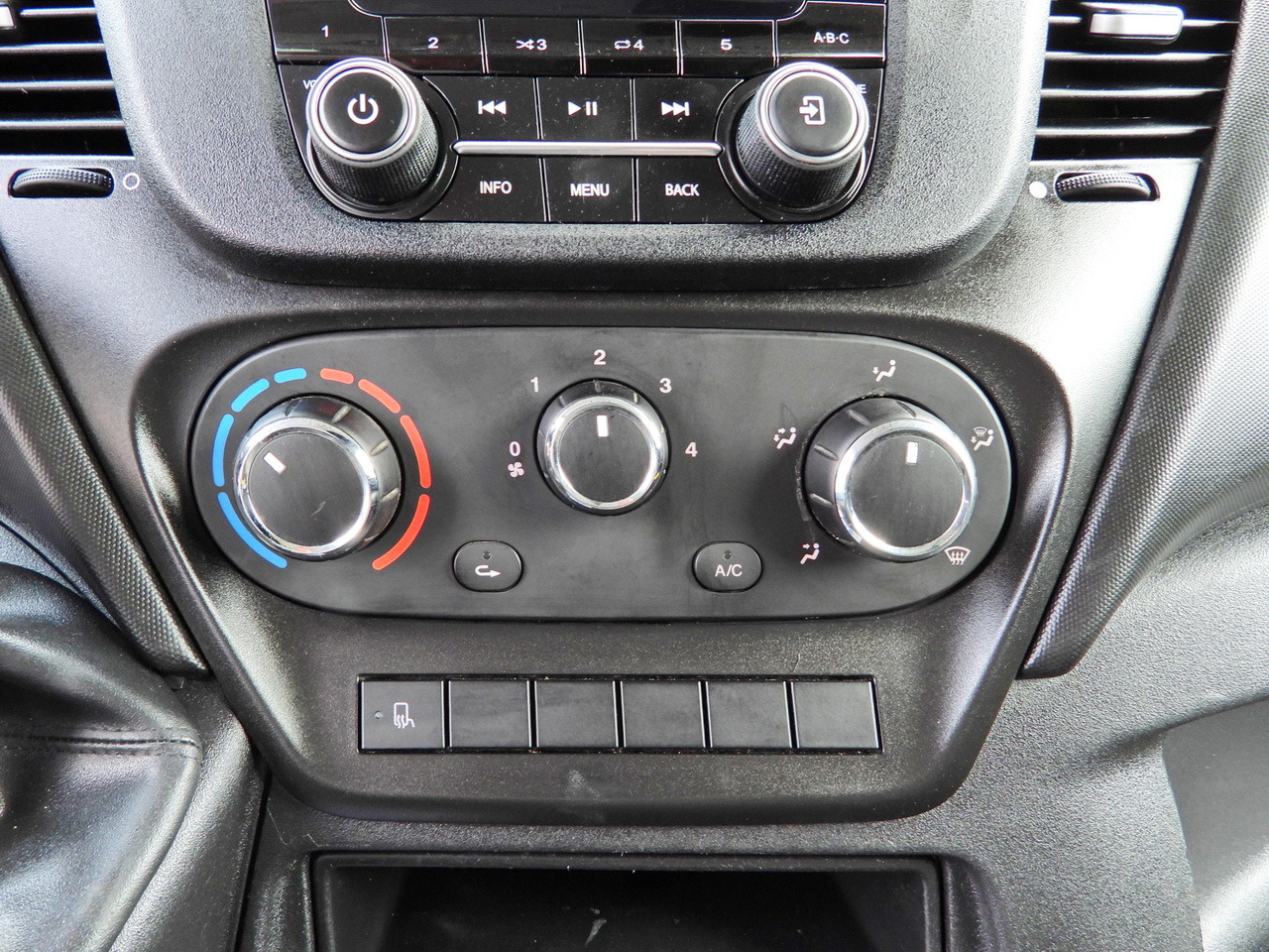 Utilitaire rideaux coulissants (PLSC) IVECO DAILY 35S18 TARPAULIN 10 PALLETS CRUISE CONTROL LED LIGHTS AIR CONDITIONING  180HP: photos 36