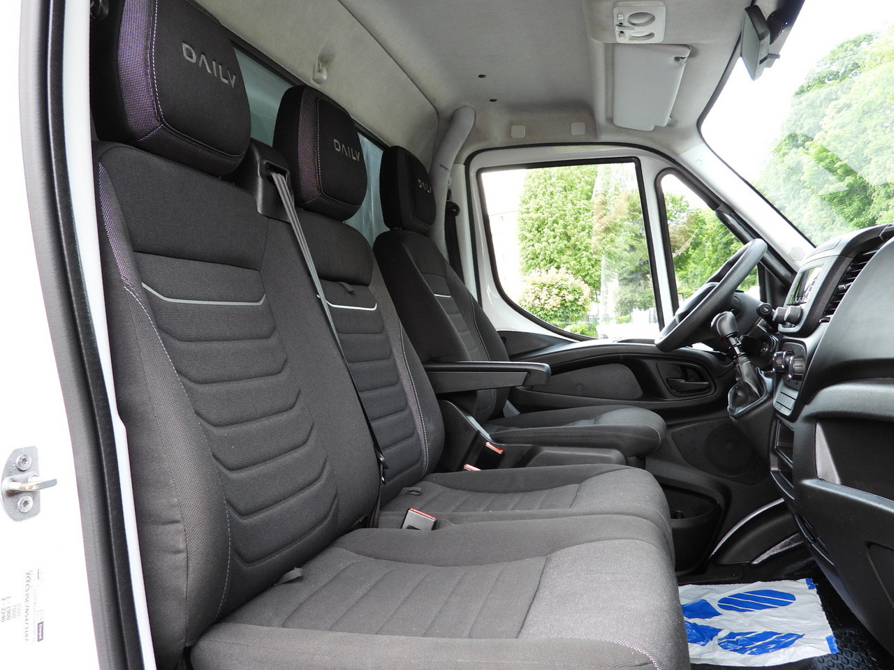 Utilitaire rideaux coulissants (PLSC) IVECO DAILY 35S18 TARPAULIN 10 PALLETS CRUISE CONTROL LED LIGHTS AIR CONDITIONING  180HP: photos 40