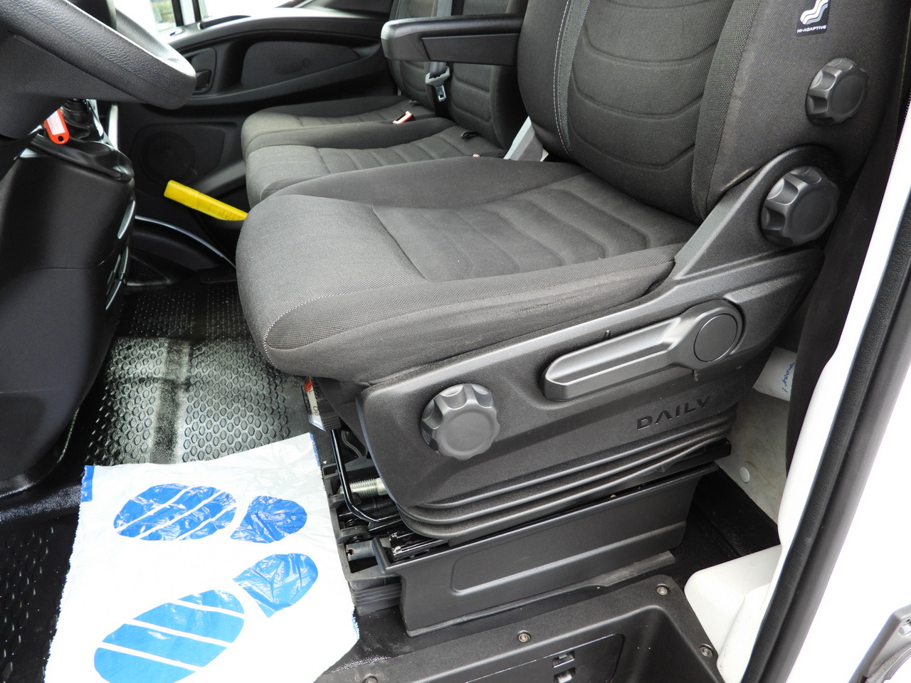 Utilitaire rideaux coulissants (PLSC) IVECO DAILY 35S18 TARPAULIN 10 PALLETS CRUISE CONTROL LED LIGHTS AIR CONDITIONING  180HP: photos 29