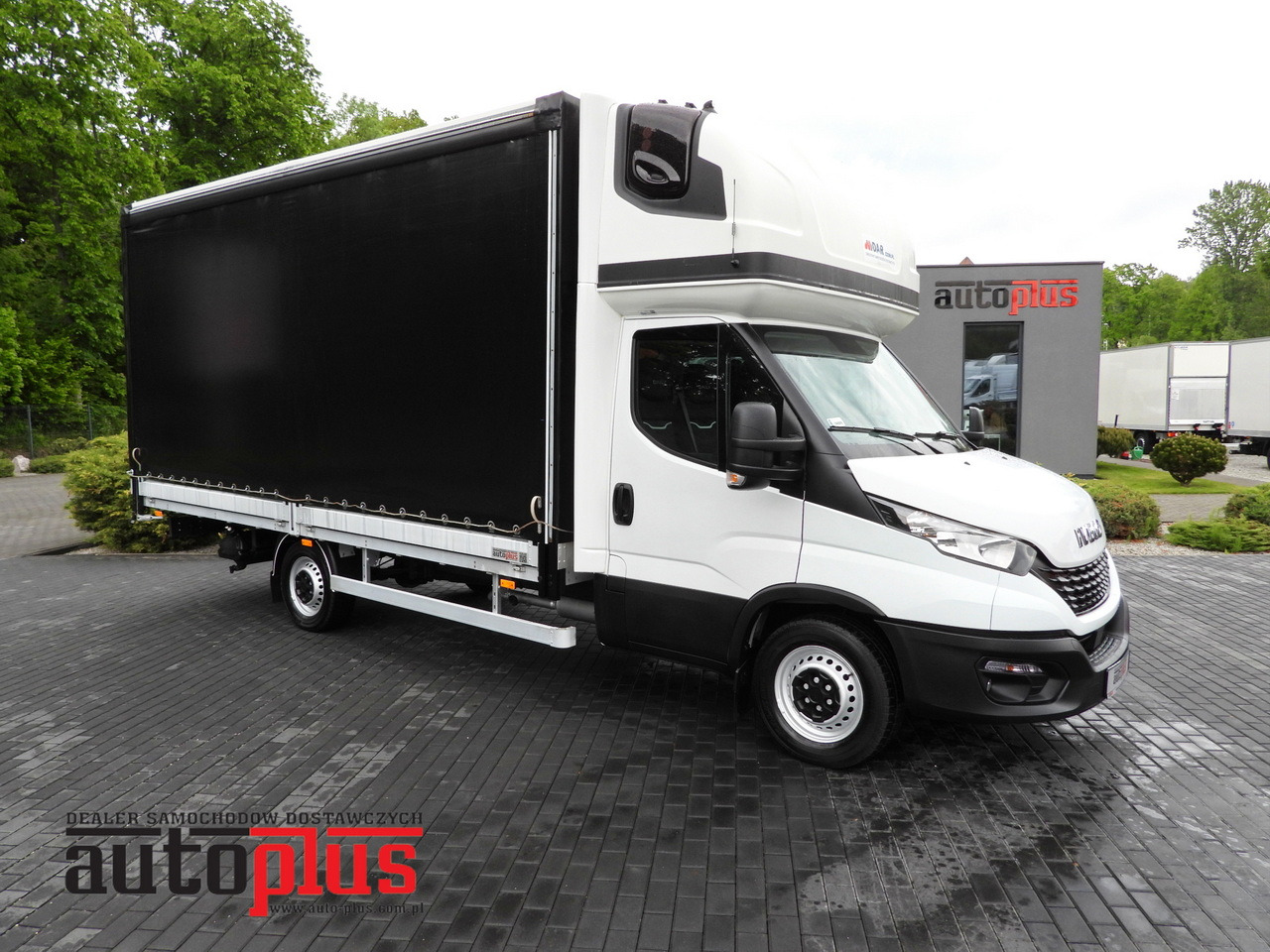 IVECO DAILY 35S18 TARPAULIN 10 PALLETS WEBASTO CRUISE CONTROL AIR CONDITIONING 180HP - Utilitaire rideaux coulissants (PLSC): photos 1 IVECO DAILY 35S18 TARPAULIN 10 PALLETS WEBASTO CRUISE CONTROL AIR CONDITIONING 180HP - Utilitaire rideaux coulissants (PLSC): photos 1