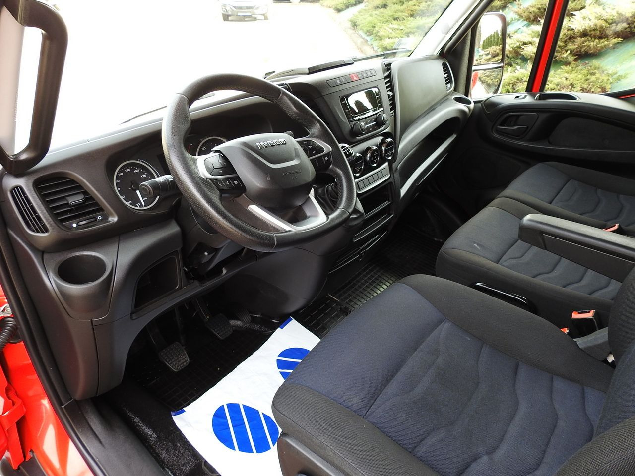 IVECO DAILY 35S18 TARPAULIN 10 PALLETS WEBASTO CRUISE CONTROL LED LIGHTS AIR CONDITIONING 180HP - Utilitaire rideaux coulissants (PLSC): photos 2 IVECO DAILY 35S18 TARPAULIN 10 PALLETS WEBASTO CRUISE CONTROL LED LIGHTS AIR CONDITIONING 180HP - Utilitaire rideaux coulissants (PLSC): photos 2