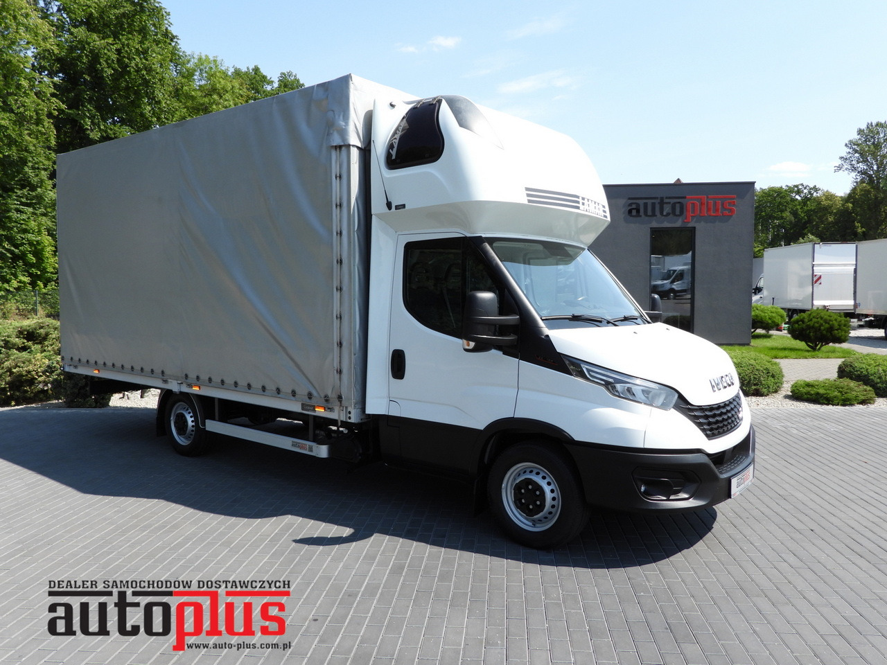 IVECO DAILY 35S18 TARPAULIN 10 PALLETS WEBASTO CRUISE CONTROL LED LIGHTS PNEUMATICS AIR CONDITIONING 180HP - Utilitaire rideaux coulissants (PLSC): photos 1 IVECO DAILY 35S18 TARPAULIN 10 PALLETS WEBASTO CRUISE CONTROL LED LIGHTS PNEUMATICS AIR CONDITIONING 180HP - Utilitaire rideaux coulissants (PLSC): photos 1