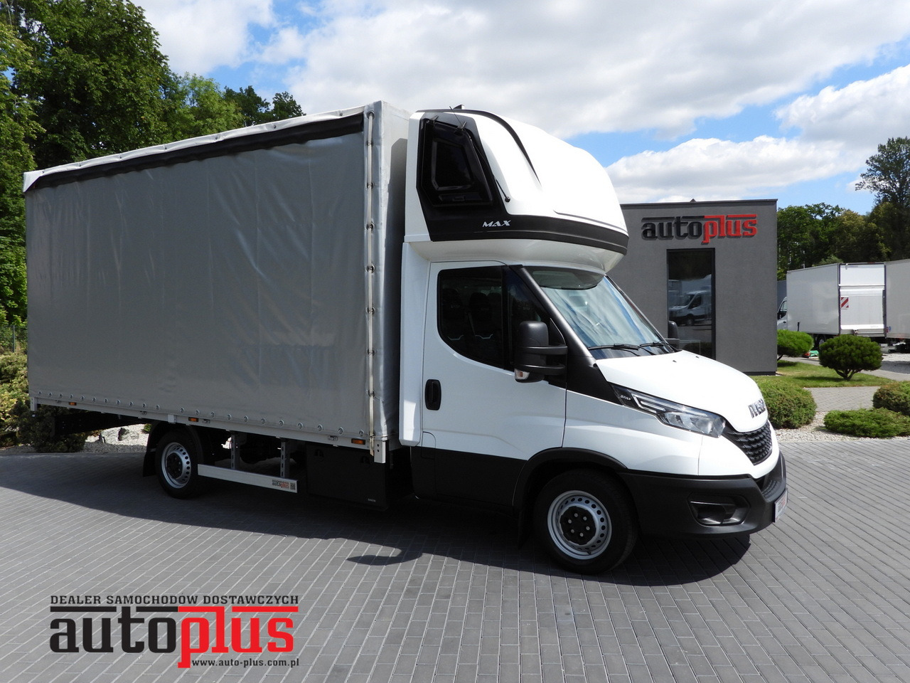 IVECO DAILY 35S18 TARPAULIN 10 PALLETS WEBASTO CRUISE CONTROL NAVIGATION LED LIGHTS AIR CONDITIONING 180HP - Utilitaire rideaux coulissants (PLSC): photos 1 IVECO DAILY 35S18 TARPAULIN 10 PALLETS WEBASTO CRUISE CONTROL NAVIGATION LED LIGHTS AIR CONDITIONING 180HP - Utilitaire rideaux coulissants (PLSC): photos 1