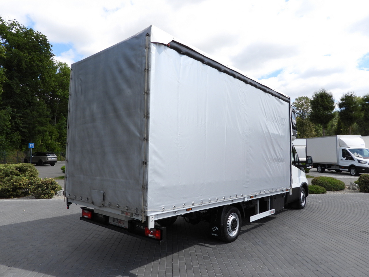 IVECO DAILY 35S18 TARPAULIN 10 PALLETS WEBASTO CRUISE CONTROL NAVIGATION LED LIGHTS AIR CONDITIONING 180HP - Utilitaire rideaux coulissants (PLSC): photos 3 IVECO DAILY 35S18 TARPAULIN 10 PALLETS WEBASTO CRUISE CONTROL NAVIGATION LED LIGHTS AIR CONDITIONING 180HP - Utilitaire rideaux coulissants (PLSC): photos 3
