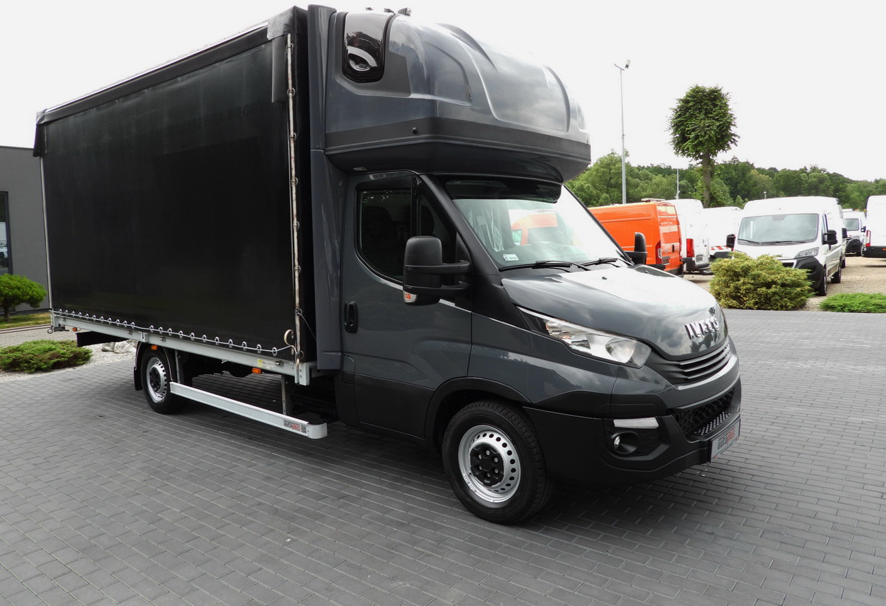 IVECO DAILY 35S18 TARPAULIN 10 PALLETS WEBASTO CRUISE CONTROL PNEUMATICS AUTOMATIC TRANSMISSION HI-MATIC AIR CONDITIONING 180HP - Utilitaire rideaux coulissants (PLSC): photos 4 IVECO DAILY 35S18 TARPAULIN 10 PALLETS WEBASTO CRUISE CONTROL PNEUMATICS AUTOMATIC TRANSMISSION HI-MATIC AIR CONDITIONING 180HP - Utilitaire rideaux coulissants (PLSC): photos 4