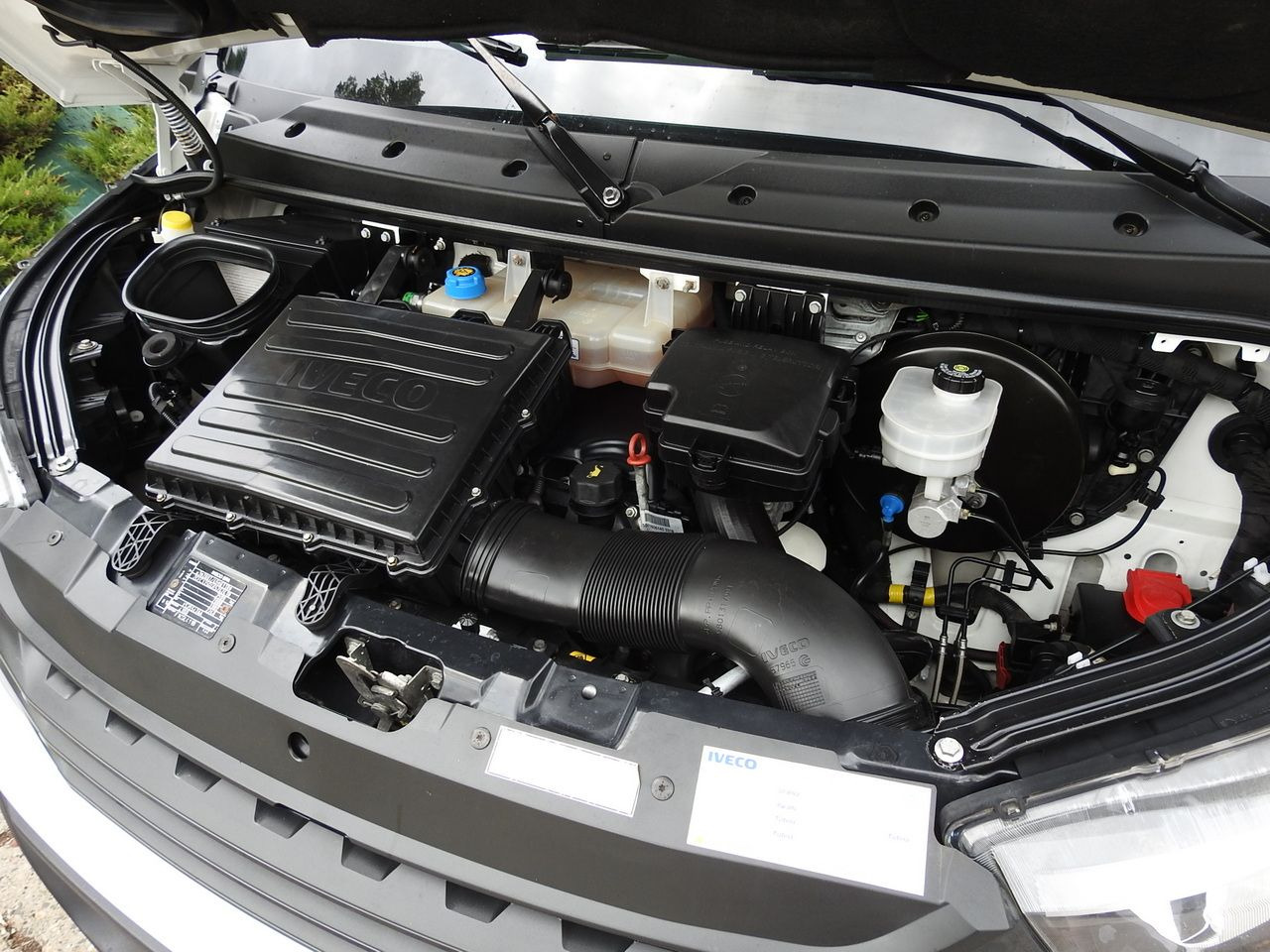 IVECO DAILY 35S18 TARPAULIN LIFT 8 PALLETS CRUISE CONTROL AIR CONDITIONING 180HP en crédit-bail IVECO DAILY 35S18 TARPAULIN LIFT 8 PALLETS CRUISE CONTROL AIR CONDITIONING 180HP: photos 28 IVECO DAILY 35S18 TARPAULIN LIFT 8 PALLETS CRUISE CONTROL AIR CONDITIONING 180HP en crédit-bail IVECO DAILY 35S18 TARPAULIN LIFT 8 PALLETS CRUISE CONTROL AIR CONDITIONING 180HP: photos 28