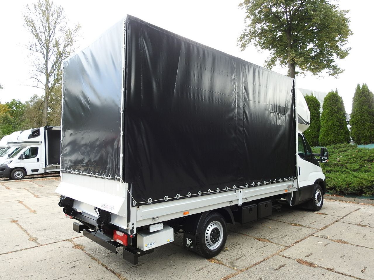 IVECO DAILY 35S18 TARPAULIN LIFT 8 PALLETS CRUISE CONTROL AIR CONDITIONING 180HP en crédit-bail IVECO DAILY 35S18 TARPAULIN LIFT 8 PALLETS CRUISE CONTROL AIR CONDITIONING 180HP: photos 15 IVECO DAILY 35S18 TARPAULIN LIFT 8 PALLETS CRUISE CONTROL AIR CONDITIONING 180HP en crédit-bail IVECO DAILY 35S18 TARPAULIN LIFT 8 PALLETS CRUISE CONTROL AIR CONDITIONING 180HP: photos 15