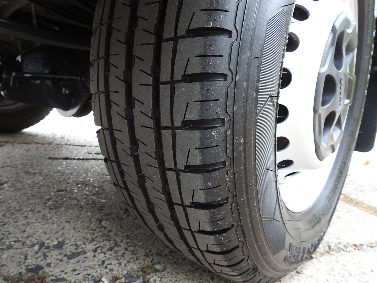 IVECO DAILY 35S18 TARPAULIN LIFT 8 PALLETS CRUISE CONTROL AIR CONDITIONING 180HP en crédit-bail IVECO DAILY 35S18 TARPAULIN LIFT 8 PALLETS CRUISE CONTROL AIR CONDITIONING 180HP: photos 24 IVECO DAILY 35S18 TARPAULIN LIFT 8 PALLETS CRUISE CONTROL AIR CONDITIONING 180HP en crédit-bail IVECO DAILY 35S18 TARPAULIN LIFT 8 PALLETS CRUISE CONTROL AIR CONDITIONING 180HP: photos 24