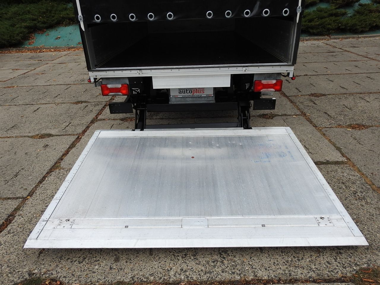 IVECO DAILY 35S18 TARPAULIN LIFT 8 PALLETS CRUISE CONTROL AIR CONDITIONING 180HP en crédit-bail IVECO DAILY 35S18 TARPAULIN LIFT 8 PALLETS CRUISE CONTROL AIR CONDITIONING 180HP: photos 14 IVECO DAILY 35S18 TARPAULIN LIFT 8 PALLETS CRUISE CONTROL AIR CONDITIONING 180HP en crédit-bail IVECO DAILY 35S18 TARPAULIN LIFT 8 PALLETS CRUISE CONTROL AIR CONDITIONING 180HP: photos 14