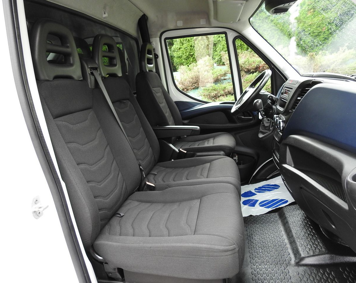 IVECO DAILY 35S18 TARPAULIN LIFT 8 PALLETS CRUISE CONTROL AIR CONDITIONING 180HP en crédit-bail IVECO DAILY 35S18 TARPAULIN LIFT 8 PALLETS CRUISE CONTROL AIR CONDITIONING 180HP: photos 42 IVECO DAILY 35S18 TARPAULIN LIFT 8 PALLETS CRUISE CONTROL AIR CONDITIONING 180HP en crédit-bail IVECO DAILY 35S18 TARPAULIN LIFT 8 PALLETS CRUISE CONTROL AIR CONDITIONING 180HP: photos 42