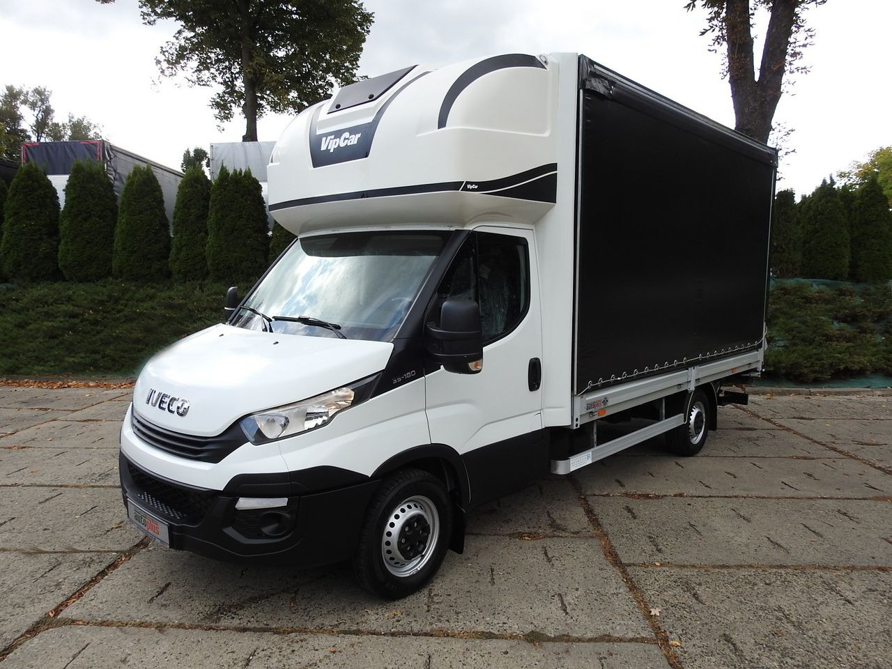 IVECO DAILY 35S18 TARPAULIN LIFT 8 PALLETS CRUISE CONTROL AIR CONDITIONING 180HP en crédit-bail IVECO DAILY 35S18 TARPAULIN LIFT 8 PALLETS CRUISE CONTROL AIR CONDITIONING 180HP: photos 6 IVECO DAILY 35S18 TARPAULIN LIFT 8 PALLETS CRUISE CONTROL AIR CONDITIONING 180HP en crédit-bail IVECO DAILY 35S18 TARPAULIN LIFT 8 PALLETS CRUISE CONTROL AIR CONDITIONING 180HP: photos 6