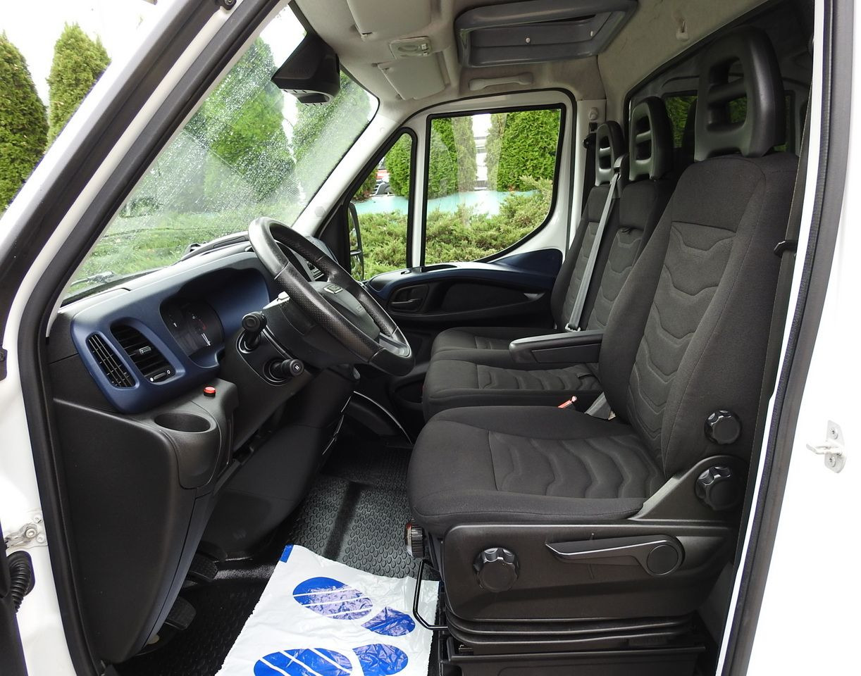 IVECO DAILY 35S18 TARPAULIN LIFT 8 PALLETS CRUISE CONTROL AIR CONDITIONING 180HP en crédit-bail IVECO DAILY 35S18 TARPAULIN LIFT 8 PALLETS CRUISE CONTROL AIR CONDITIONING 180HP: photos 29 IVECO DAILY 35S18 TARPAULIN LIFT 8 PALLETS CRUISE CONTROL AIR CONDITIONING 180HP en crédit-bail IVECO DAILY 35S18 TARPAULIN LIFT 8 PALLETS CRUISE CONTROL AIR CONDITIONING 180HP: photos 29