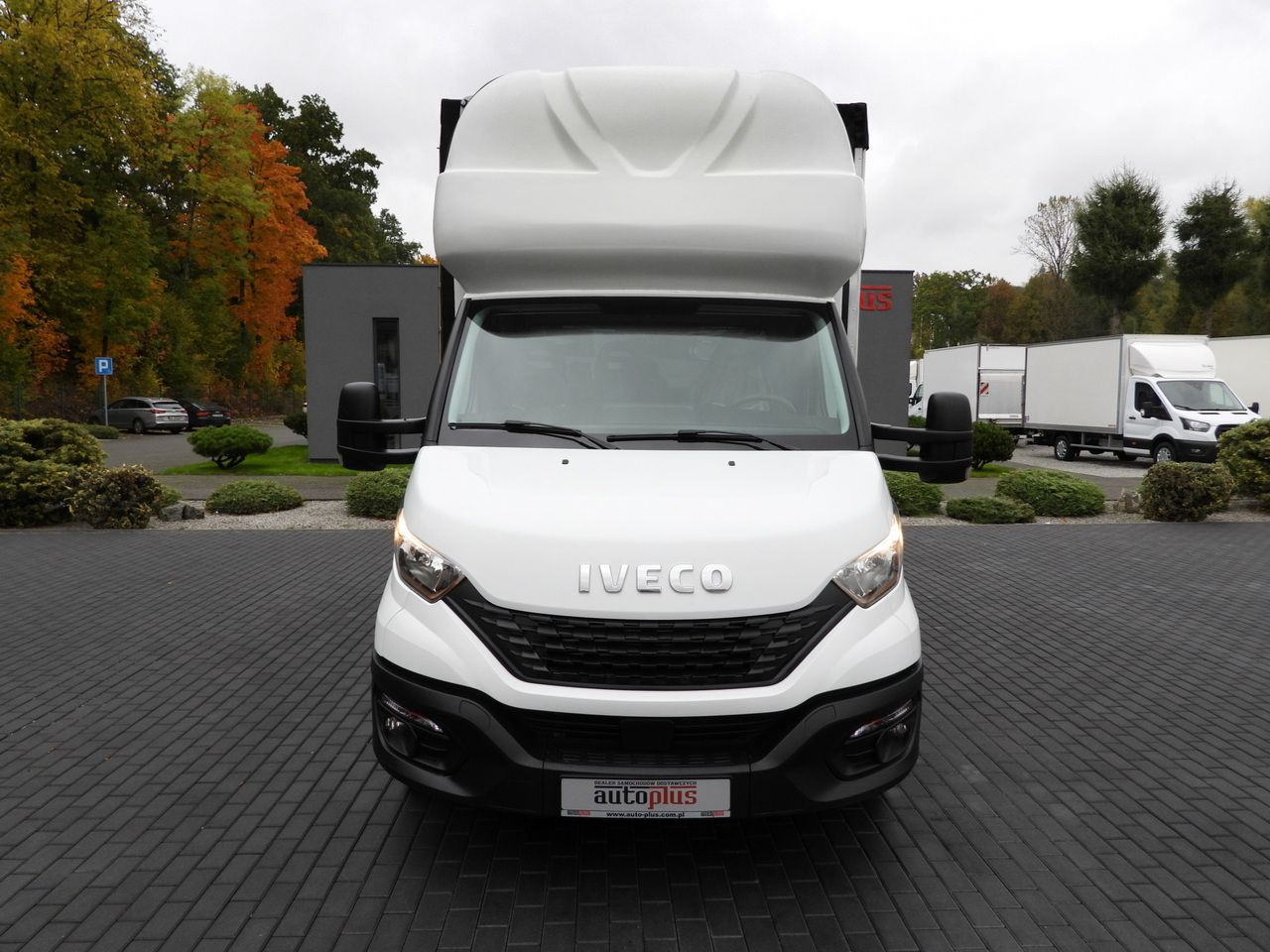 IVECO DAILY 35S18 TARPAULIN LIFT 8 PALLETS WEBASTO CRUISE CONTROL AIR CONDITIONING 180HP - Utilitaire rideaux coulissants (PLSC): photos 5 IVECO DAILY 35S18 TARPAULIN LIFT 8 PALLETS WEBASTO CRUISE CONTROL AIR CONDITIONING 180HP - Utilitaire rideaux coulissants (PLSC): photos 5