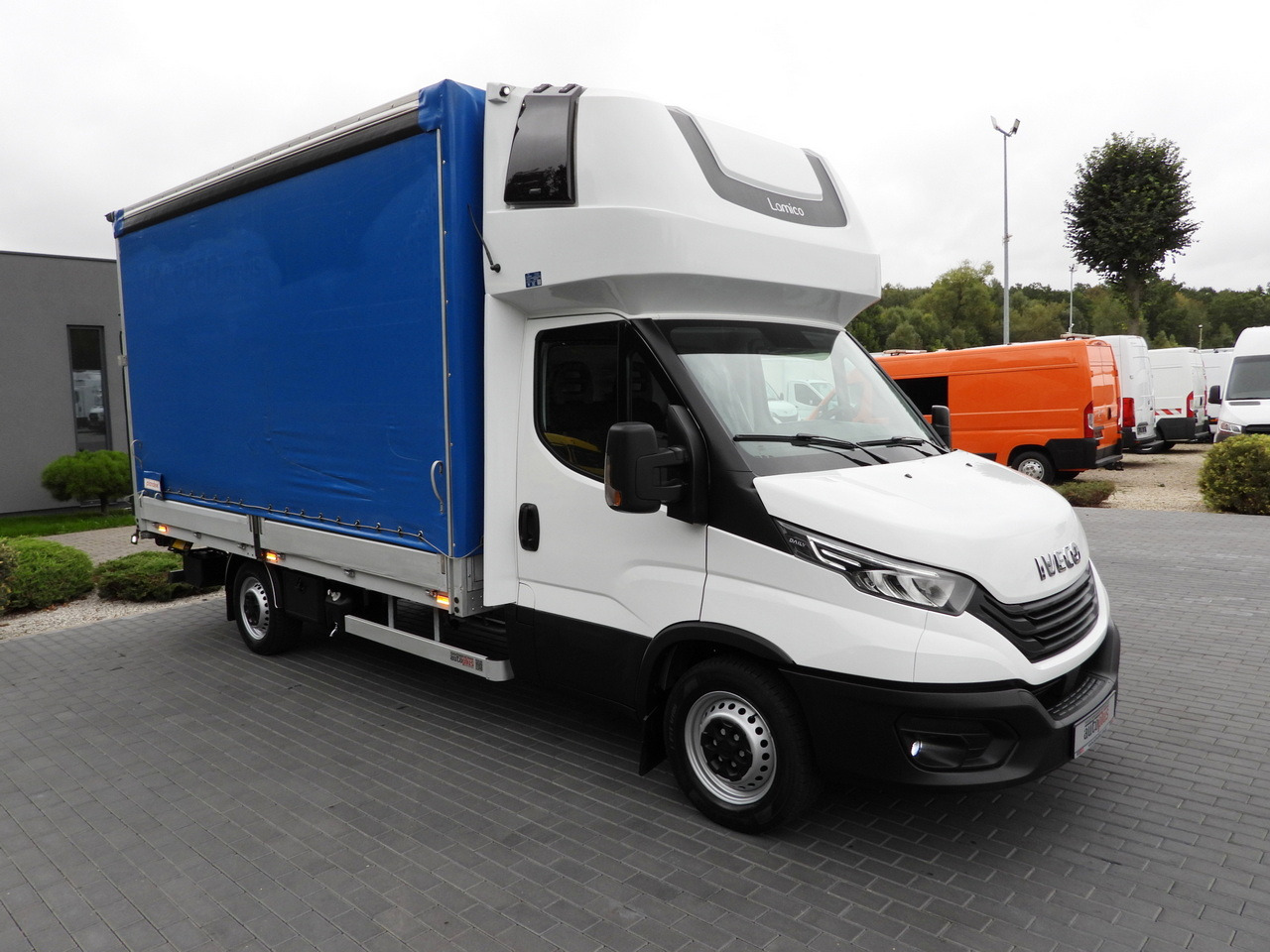 IVECO DAILY 35S18 TARPAULIN LIFT 8 PALLETS WEBASTO CRUISE CONTROL LED LIGHTS AIR CONDITIONING 180HP - Utilitaire rideaux coulissants (PLSC): photos 4 IVECO DAILY 35S18 TARPAULIN LIFT 8 PALLETS WEBASTO CRUISE CONTROL LED LIGHTS AIR CONDITIONING 180HP - Utilitaire rideaux coulissants (PLSC): photos 4