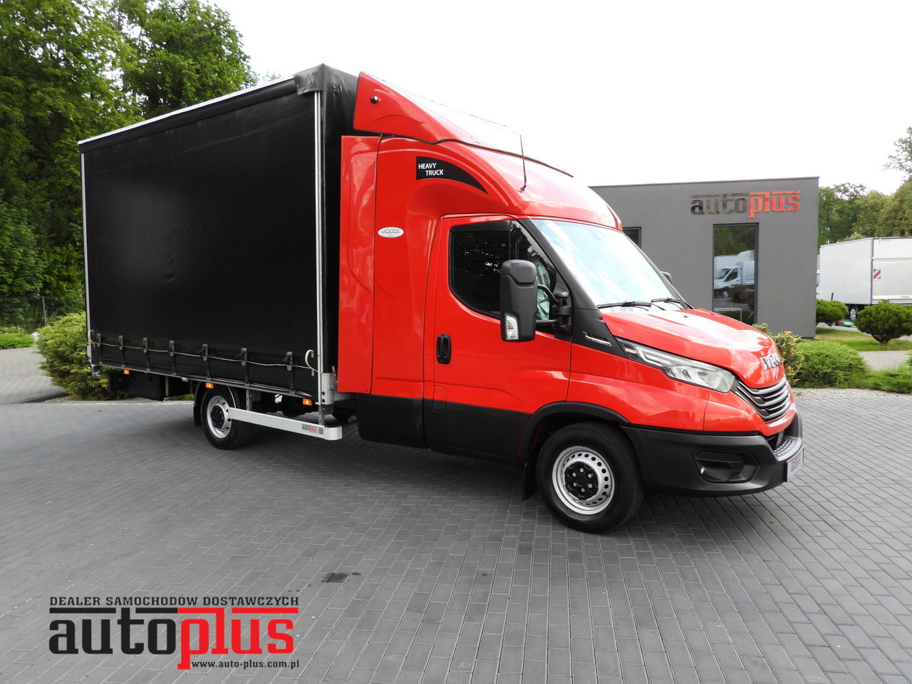 IVECO DAILY 35S21 TARPAULIN 10 PALLETS WEBASTO CRUISE CONTROL NAVIGATION LED LIGHTS PNEUMATICS AUTOMATIC TRANSMISSION HI-MATIC AIR CONDITIONING 210HP - Utilitaire rideaux coulissants (PLSC): photos 1 IVECO DAILY 35S21 TARPAULIN 10 PALLETS WEBASTO CRUISE CONTROL NAVIGATION LED LIGHTS PNEUMATICS AUTOMATIC TRANSMISSION HI-MATIC AIR CONDITIONING 210HP - Utilitaire rideaux coulissants (PLSC): photos 1