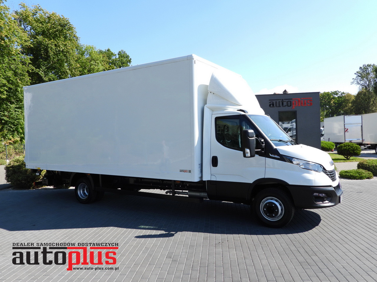 IVECO DAILY 72C18 LIFT 14 PALLETS CRUISE CONTROL PNEUMATICS AUTOMATIC TRANSMISSION HI-MATIC TWIN WHEELS AIR CONDITIONING 180HP - Camion fourgon: photos 1 IVECO DAILY 72C18 LIFT 14 PALLETS CRUISE CONTROL PNEUMATICS AUTOMATIC TRANSMISSION HI-MATIC TWIN WHEELS AIR CONDITIONING 180HP - Camion fourgon: photos 1