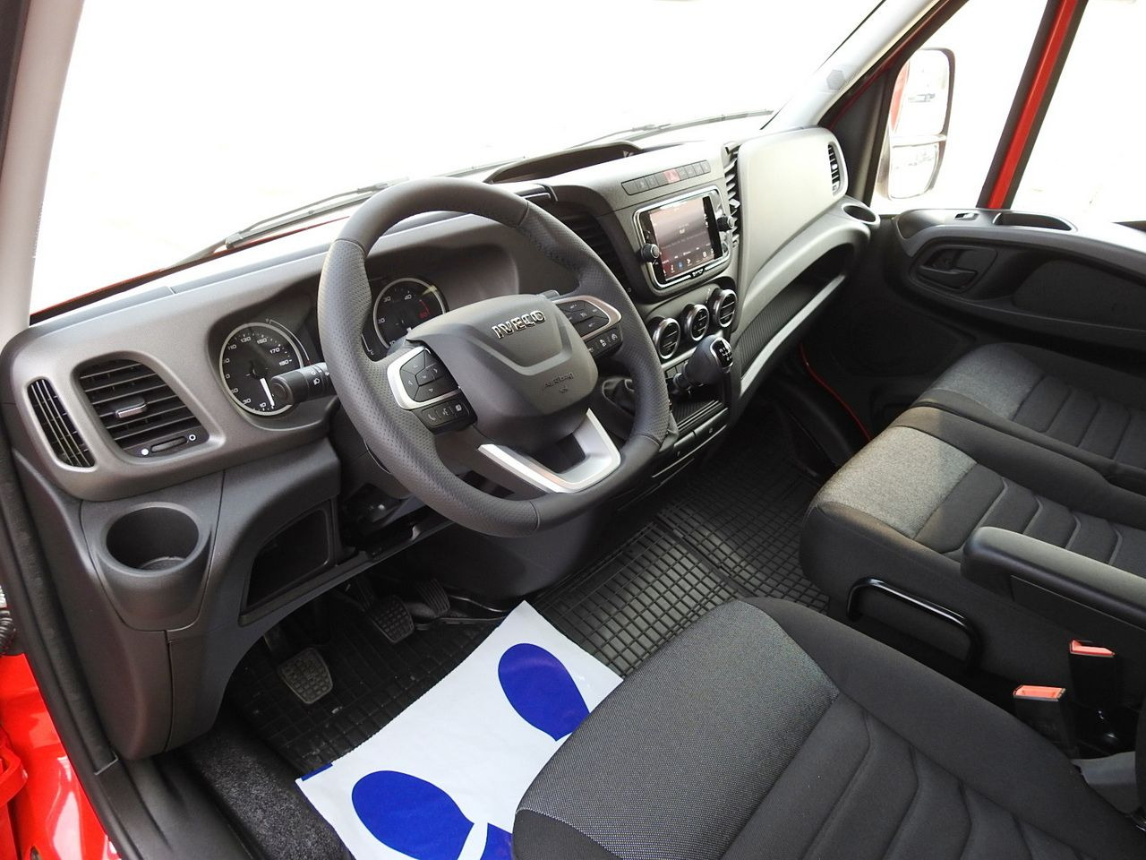 IVECO DAILY NEW TARPAULIN 10 PALLETS WEBASTO CRUISE CONTROL NAVIGATION AIR CONDITIONING LED LIGHTS 180HP - Utilitaire rideaux coulissants (PLSC): photos 2 IVECO DAILY NEW TARPAULIN 10 PALLETS WEBASTO CRUISE CONTROL NAVIGATION AIR CONDITIONING LED LIGHTS 180HP - Utilitaire rideaux coulissants (PLSC): photos 2