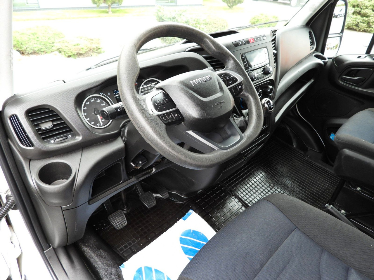 Iveco DAILY 35C14 KIPPER DOPPELKABINE DOKA 6 SITZE A/C - Utilitaire benne, Utilitaire double cabine: photos 2 Iveco DAILY 35C14 KIPPER DOPPELKABINE DOKA 6 SITZE A/C - Utilitaire benne, Utilitaire double cabine: photos 2