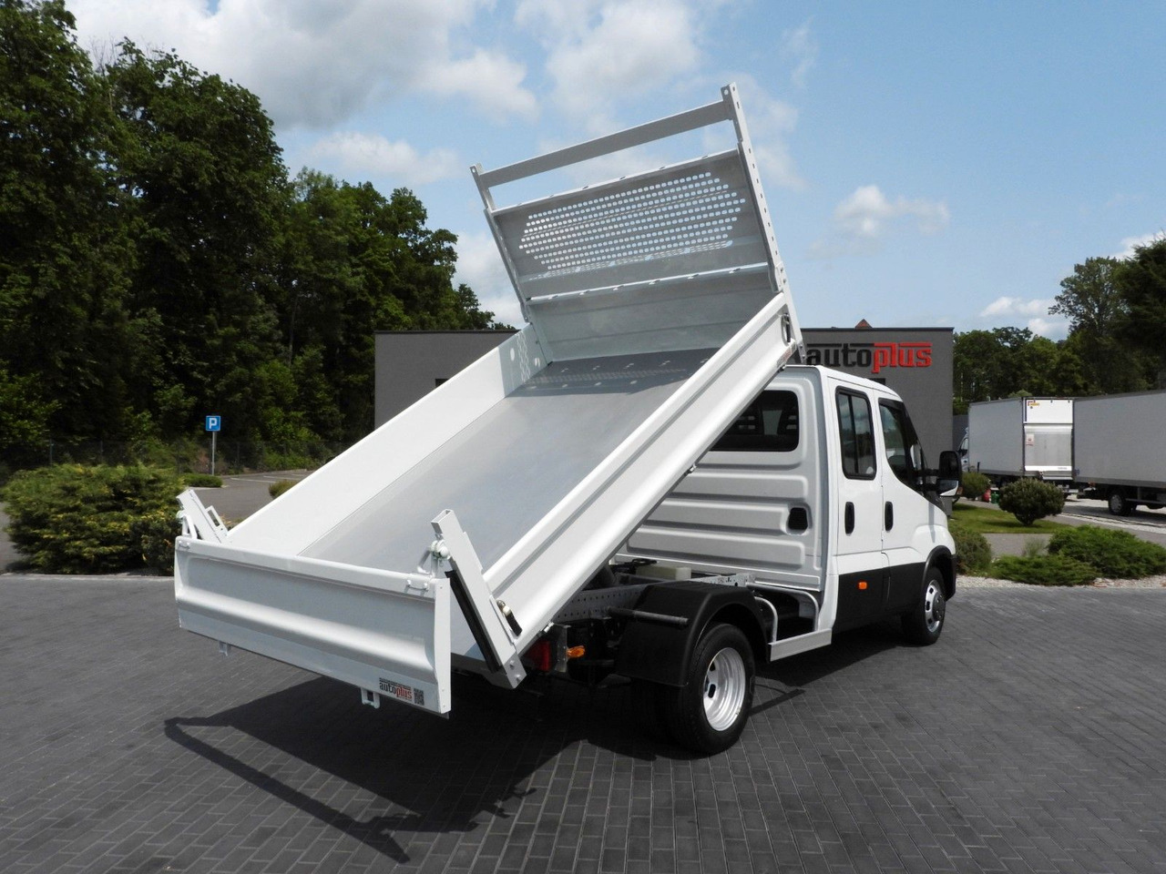 Iveco DAILY 35C14 KIPPER DOPPELKABINE DOKA 6 SITZE A/C - Utilitaire benne, Utilitaire double cabine: photos 3 Iveco DAILY 35C14 KIPPER DOPPELKABINE DOKA 6 SITZE A/C - Utilitaire benne, Utilitaire double cabine: photos 3