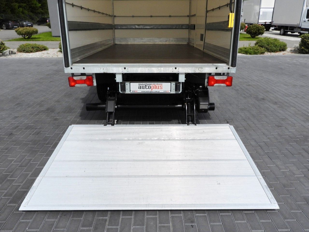 Fourgon grand volume Iveco DAILY 35C16 KOFFER AUFZUG 8 PALETTEN TEMPOMAT Iveco DAILY 35C16 KOFFER AUFZUG 8 PALETTEN TEMPOMAT: photos 18