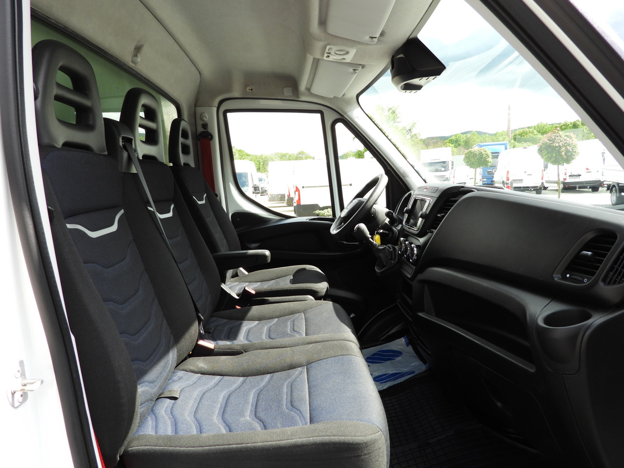 Fourgon grand volume Iveco DAILY 35C16 KOFFER AUFZUG 8 PALETTEN TEMPOMAT Iveco DAILY 35C16 KOFFER AUFZUG 8 PALETTEN TEMPOMAT: photos 42