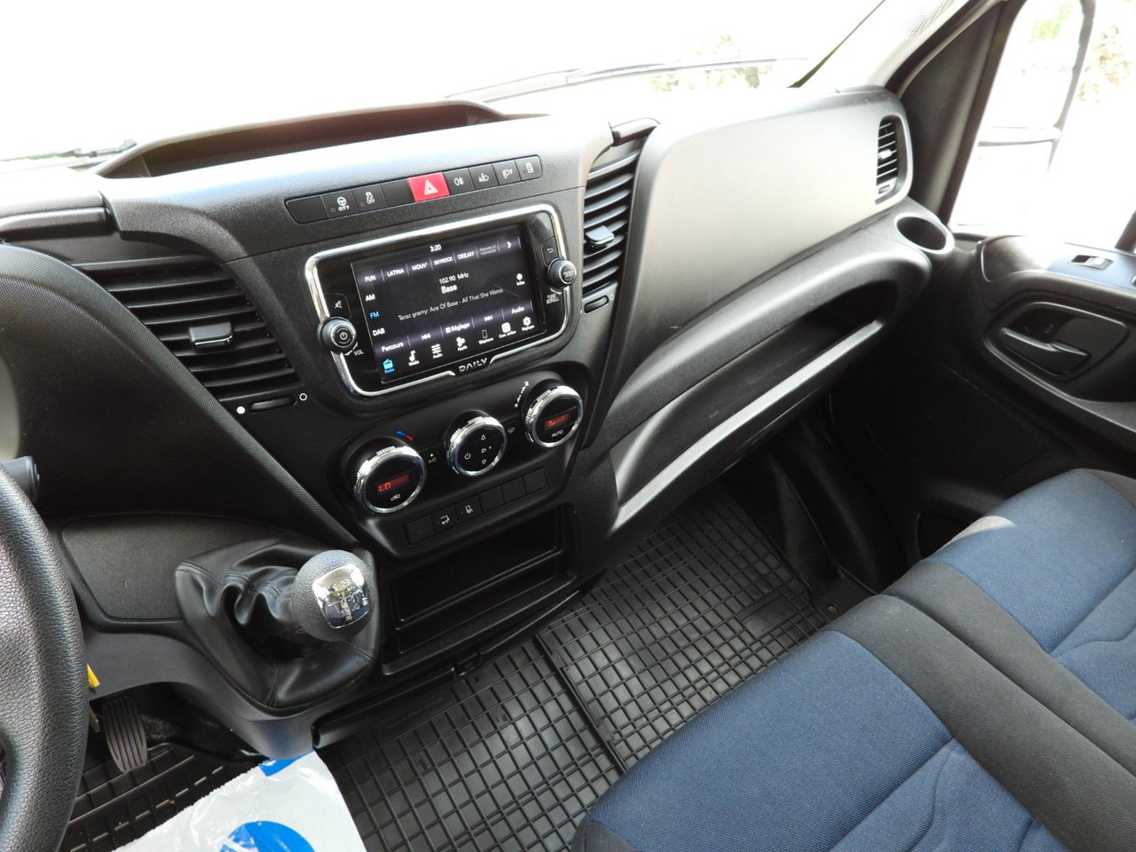 Fourgon grand volume Iveco DAILY 35C16 KOFFER AUFZUG 8 PALETTEN TEMPOMAT Iveco DAILY 35C16 KOFFER AUFZUG 8 PALETTEN TEMPOMAT: photos 25