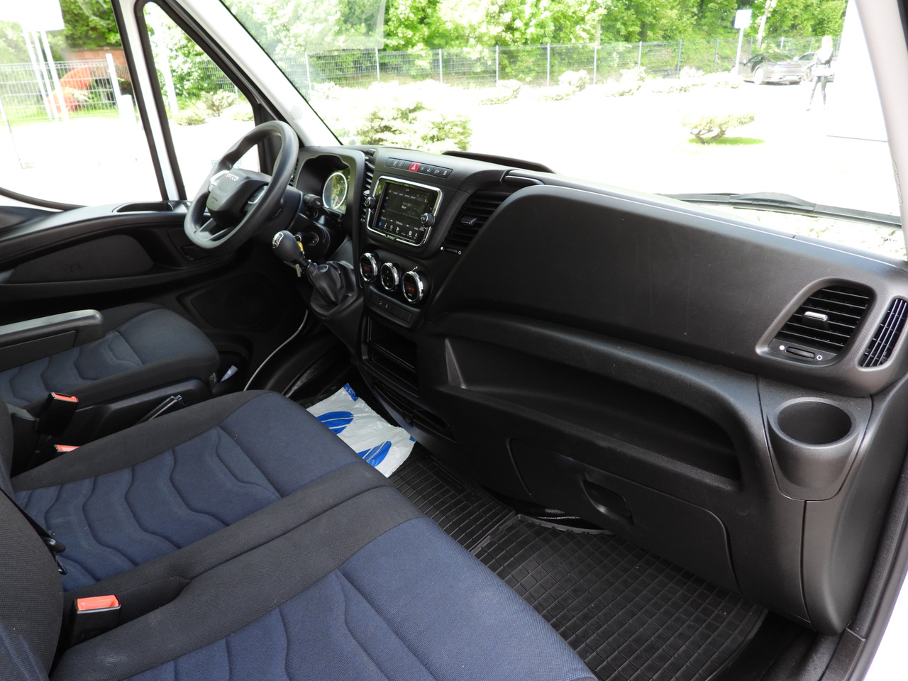 Fourgon grand volume Iveco DAILY 35C16 KOFFER AUFZUG 8 PALETTEN TEMPOMAT Iveco DAILY 35C16 KOFFER AUFZUG 8 PALETTEN TEMPOMAT: photos 44