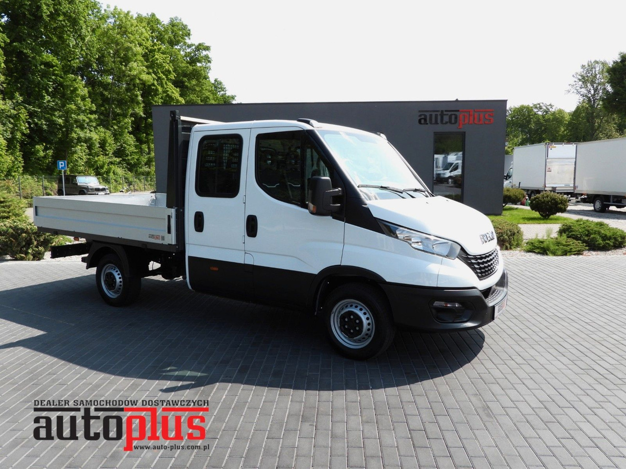 Iveco DAILY 35S12 PRITSCHE DOPPELKABINE DOKA 7 SITZE - Utilitaire plateau, Utilitaire double cabine: photos 1 Iveco DAILY 35S12 PRITSCHE DOPPELKABINE DOKA 7 SITZE - Utilitaire plateau, Utilitaire double cabine: photos 1