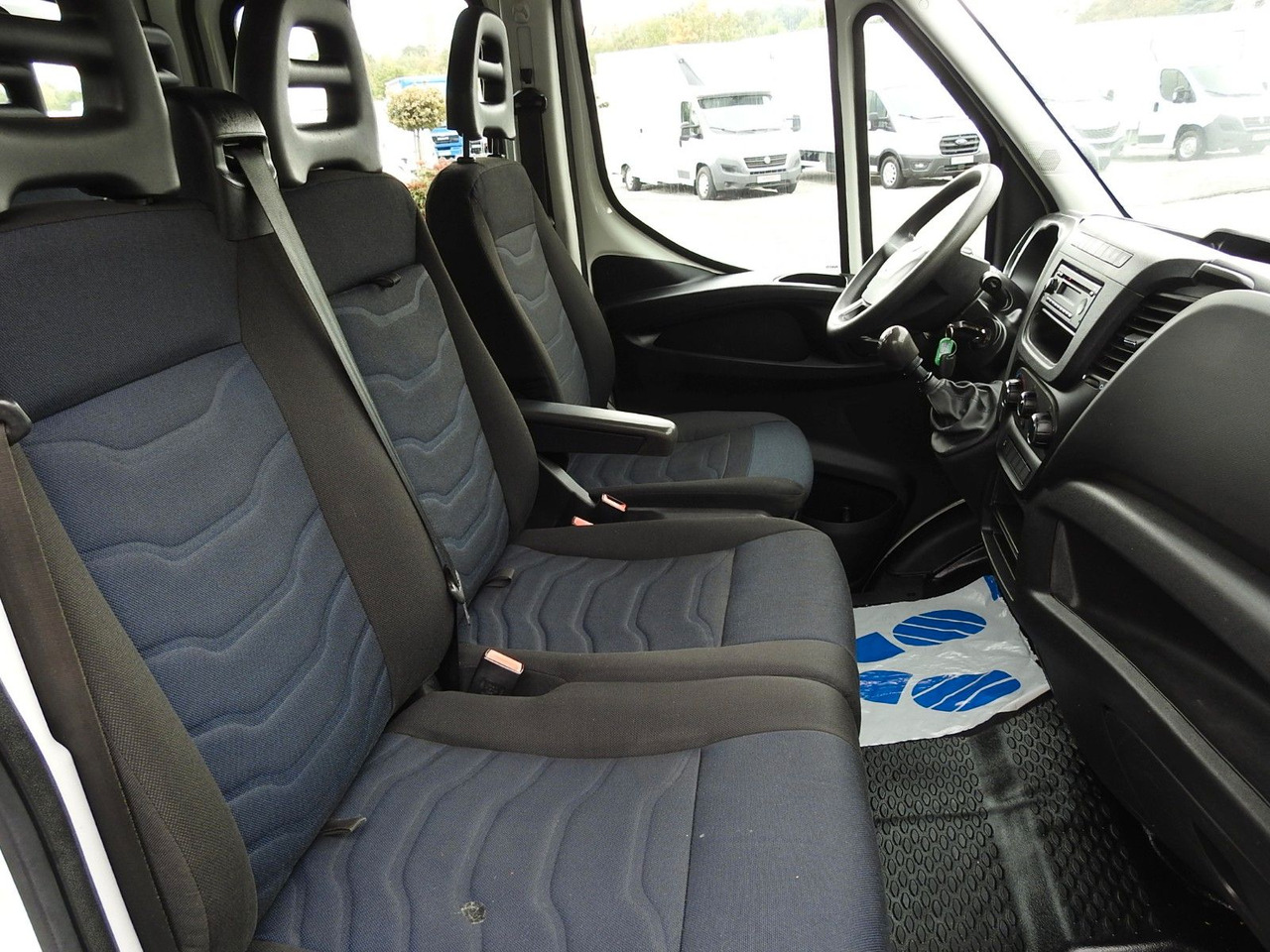 Utilitaire plateau, Utilitaire double cabine Iveco DAILY 35S15 PRITSCHE DOPPELKABINE DOKA 7 SITZE: photos 28