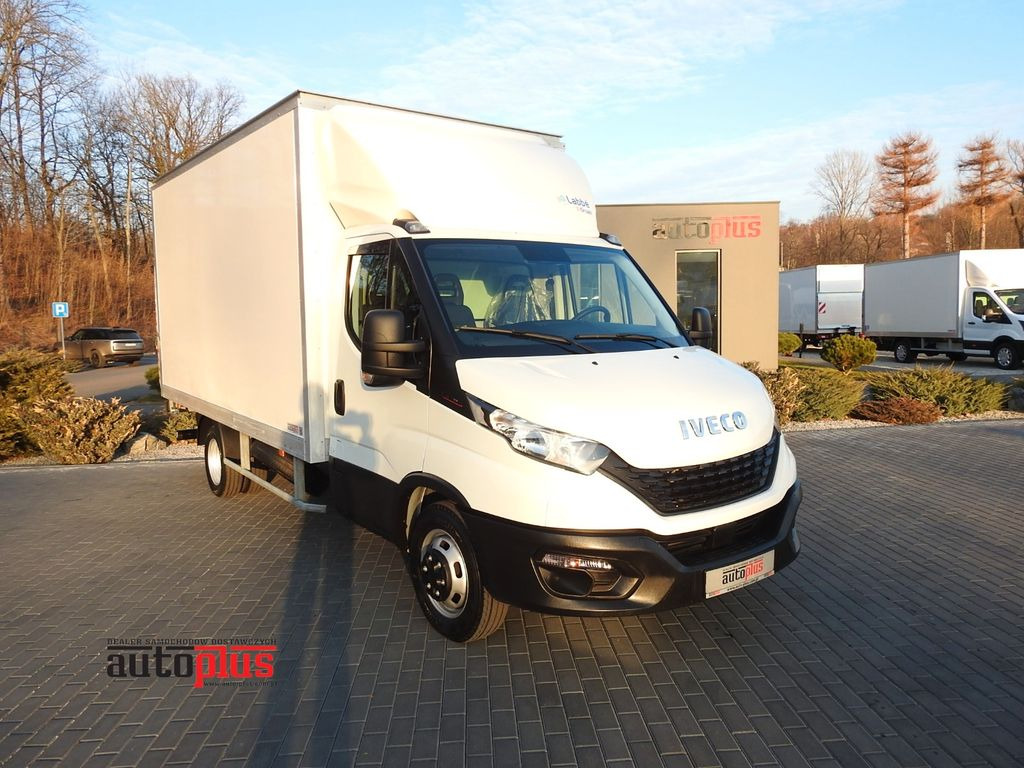 Iveco DAILY 35S16 KOFFER AUFZUG 8 PALETTEN TEMPOMAT - Fourgon grand volume: photos 1 Iveco DAILY 35S16 KOFFER AUFZUG 8 PALETTEN TEMPOMAT - Fourgon grand volume: photos 1
