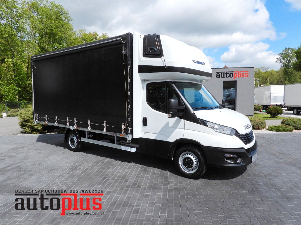 Iveco DAILY 35S18 PRITSCHE PLANE 10 PALETTEN WEBASTO - Utilitaire rideaux coulissants (PLSC): photos 1 Iveco DAILY 35S18 PRITSCHE PLANE 10 PALETTEN WEBASTO - Utilitaire rideaux coulissants (PLSC): photos 1