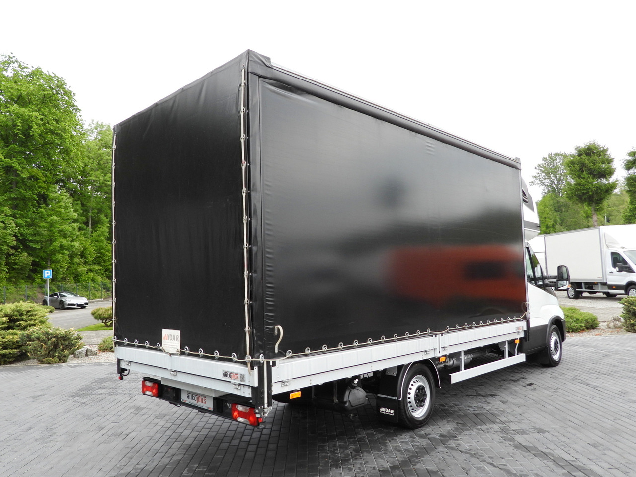 Iveco DAILY 35S18 PRITSCHE PLANE 10 PALETTEN WEBASTO - Utilitaire rideaux coulissants (PLSC): photos 3 Iveco DAILY 35S18 PRITSCHE PLANE 10 PALETTEN WEBASTO - Utilitaire rideaux coulissants (PLSC): photos 3