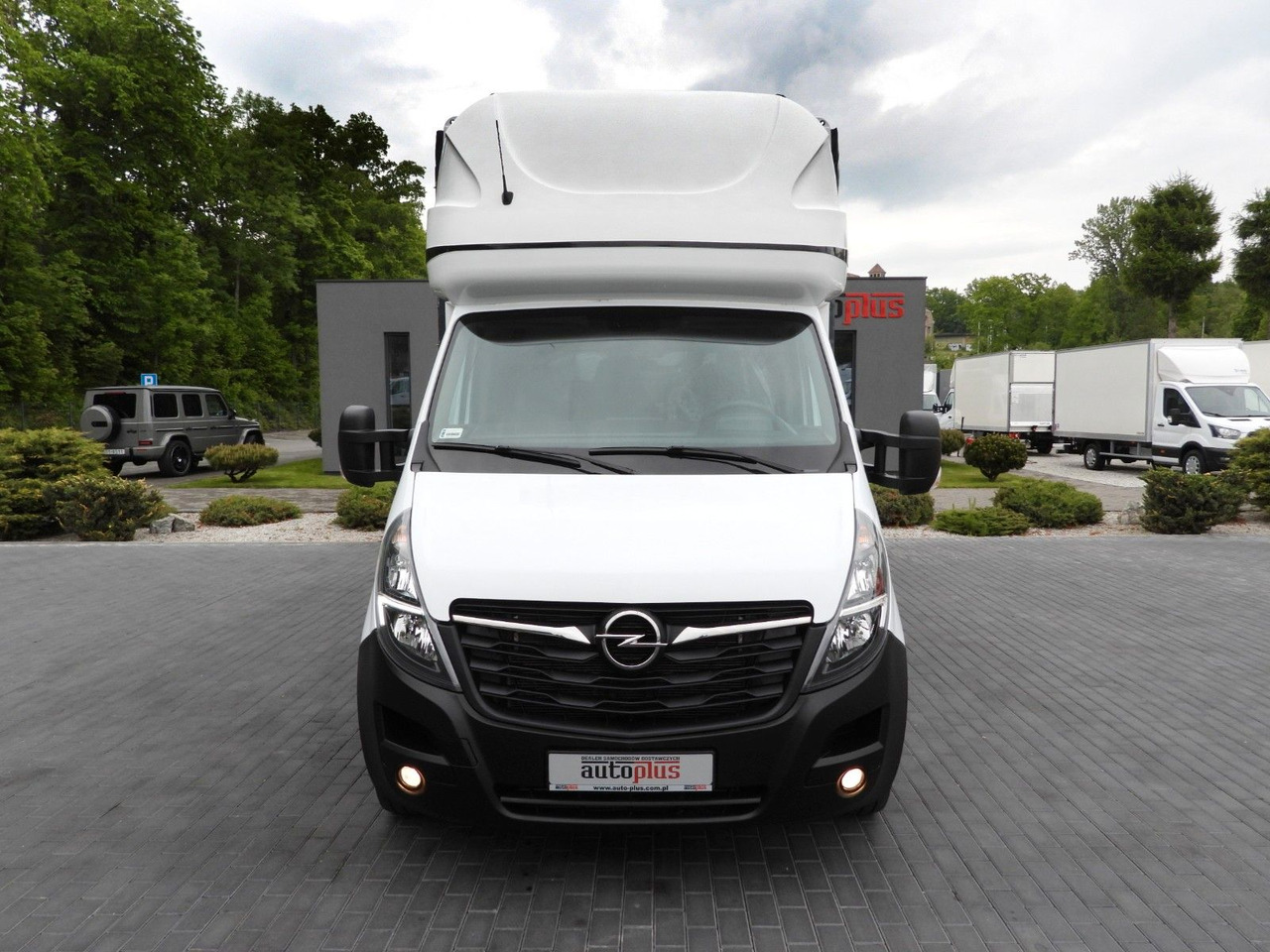Iveco MOVANO PRITSCHE PLANE 10 PALETTEN TEMPOMAT NAVI - Utilitaire rideaux coulissants (PLSC): photos 5 Iveco MOVANO PRITSCHE PLANE 10 PALETTEN TEMPOMAT NAVI - Utilitaire rideaux coulissants (PLSC): photos 5