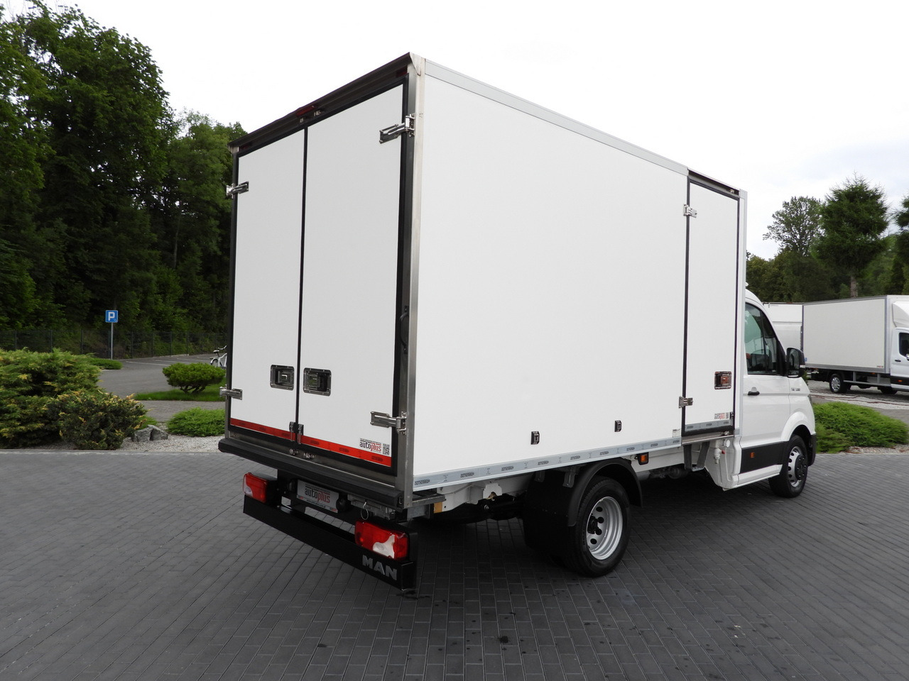 MAN TGE 3.180 REGRIGERATOR BOX 0*C CRUISE CONTROL TWIN WHEELS AIR CONDITIONING 180HP - Utilitaire frigorifique: photos 3 MAN TGE 3.180 REGRIGERATOR BOX 0*C CRUISE CONTROL TWIN WHEELS AIR CONDITIONING 180HP - Utilitaire frigorifique: photos 3