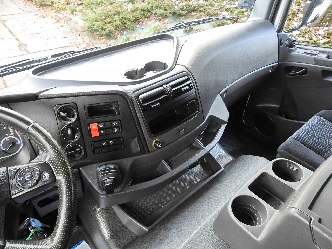 MERCEDES ATEGO 12.24 BOX LIFT 18 PALLETS CRUISE CONTROL AUTOMATIC TRANSMISSION  TWIN WHEELS AIR CONDITIONING  240HP en crédit-bail MERCEDES ATEGO 12.24 BOX LIFT 18 PALLETS CRUISE CONTROL AUTOMATIC TRANSMISSION  TWIN WHEELS AIR CONDITIONING  240HP: photos 42