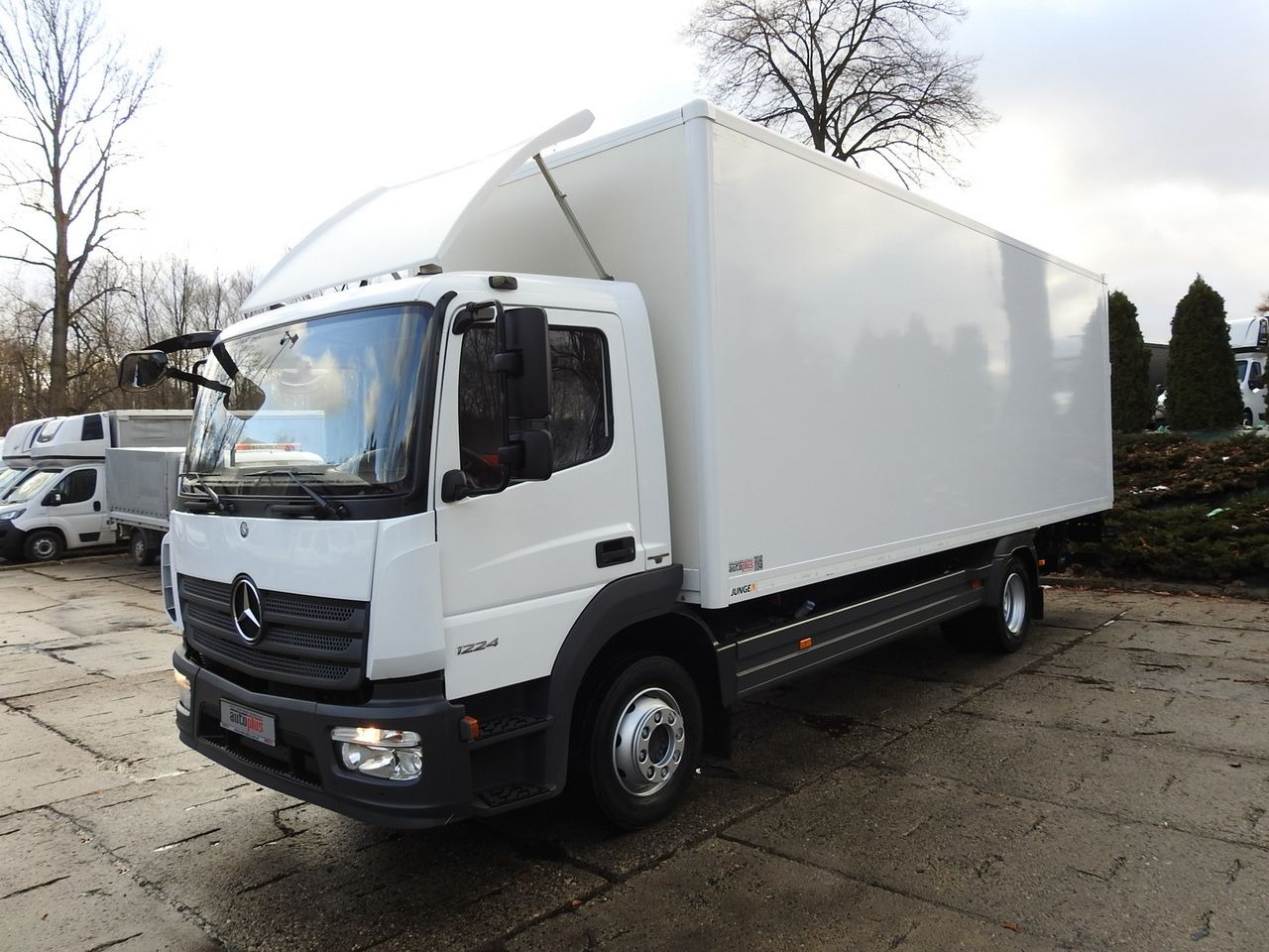 MERCEDES ATEGO 12.24 BOX LIFT 18 PALLETS CRUISE CONTROL AUTOMATIC TRANSMISSION  TWIN WHEELS AIR CONDITIONING  240HP en crédit-bail MERCEDES ATEGO 12.24 BOX LIFT 18 PALLETS CRUISE CONTROL AUTOMATIC TRANSMISSION  TWIN WHEELS AIR CONDITIONING  240HP: photos 6