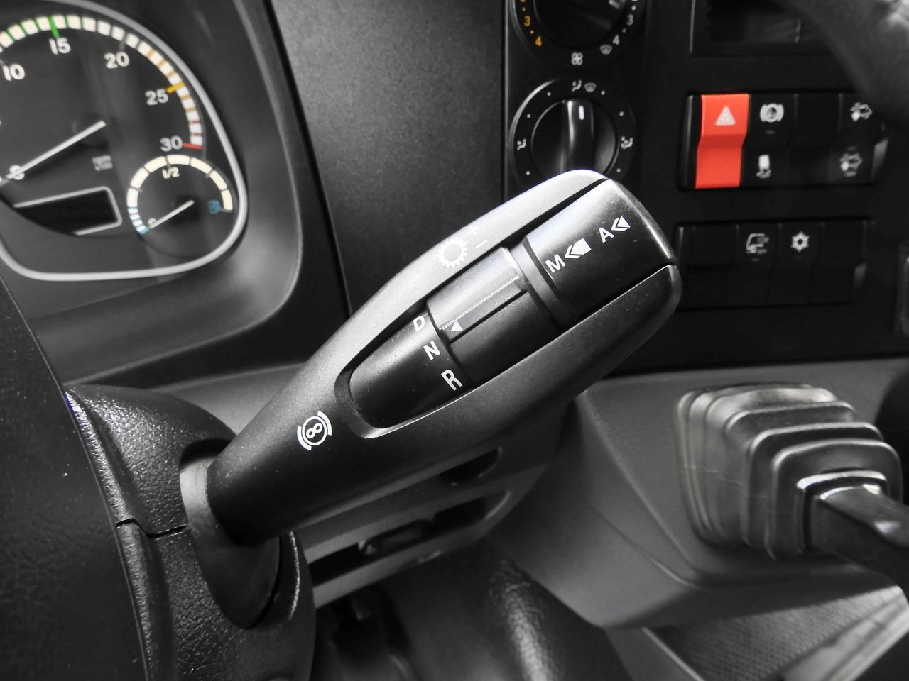 MERCEDES ATEGO 12.24 BOX LIFT 18 PALLETS CRUISE CONTROL AUTOMATIC TRANSMISSION  TWIN WHEELS AIR CONDITIONING  240HP en crédit-bail MERCEDES ATEGO 12.24 BOX LIFT 18 PALLETS CRUISE CONTROL AUTOMATIC TRANSMISSION  TWIN WHEELS AIR CONDITIONING  240HP: photos 41