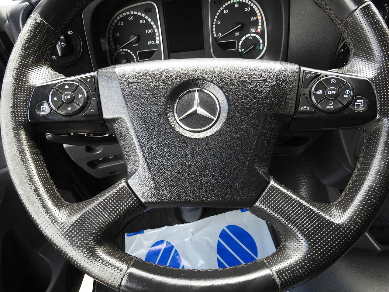 MERCEDES ATEGO 12.24 BOX LIFT 18 PALLETS CRUISE CONTROL AUTOMATIC TRANSMISSION  TWIN WHEELS AIR CONDITIONING  240HP en crédit-bail MERCEDES ATEGO 12.24 BOX LIFT 18 PALLETS CRUISE CONTROL AUTOMATIC TRANSMISSION  TWIN WHEELS AIR CONDITIONING  240HP: photos 38