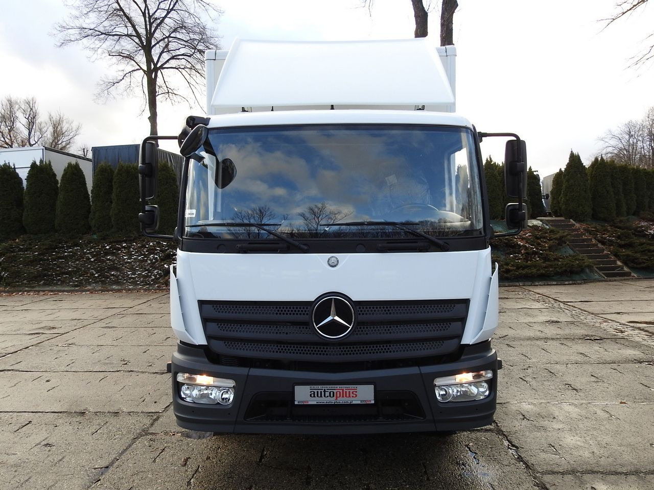 MERCEDES ATEGO 12.24 BOX LIFT 18 PALLETS CRUISE CONTROL AUTOMATIC TRANSMISSION TWIN WHEELS AIR CONDITIONING 240HP - Camion fourgon: photos 5 MERCEDES ATEGO 12.24 BOX LIFT 18 PALLETS CRUISE CONTROL AUTOMATIC TRANSMISSION TWIN WHEELS AIR CONDITIONING 240HP - Camion fourgon: photos 5