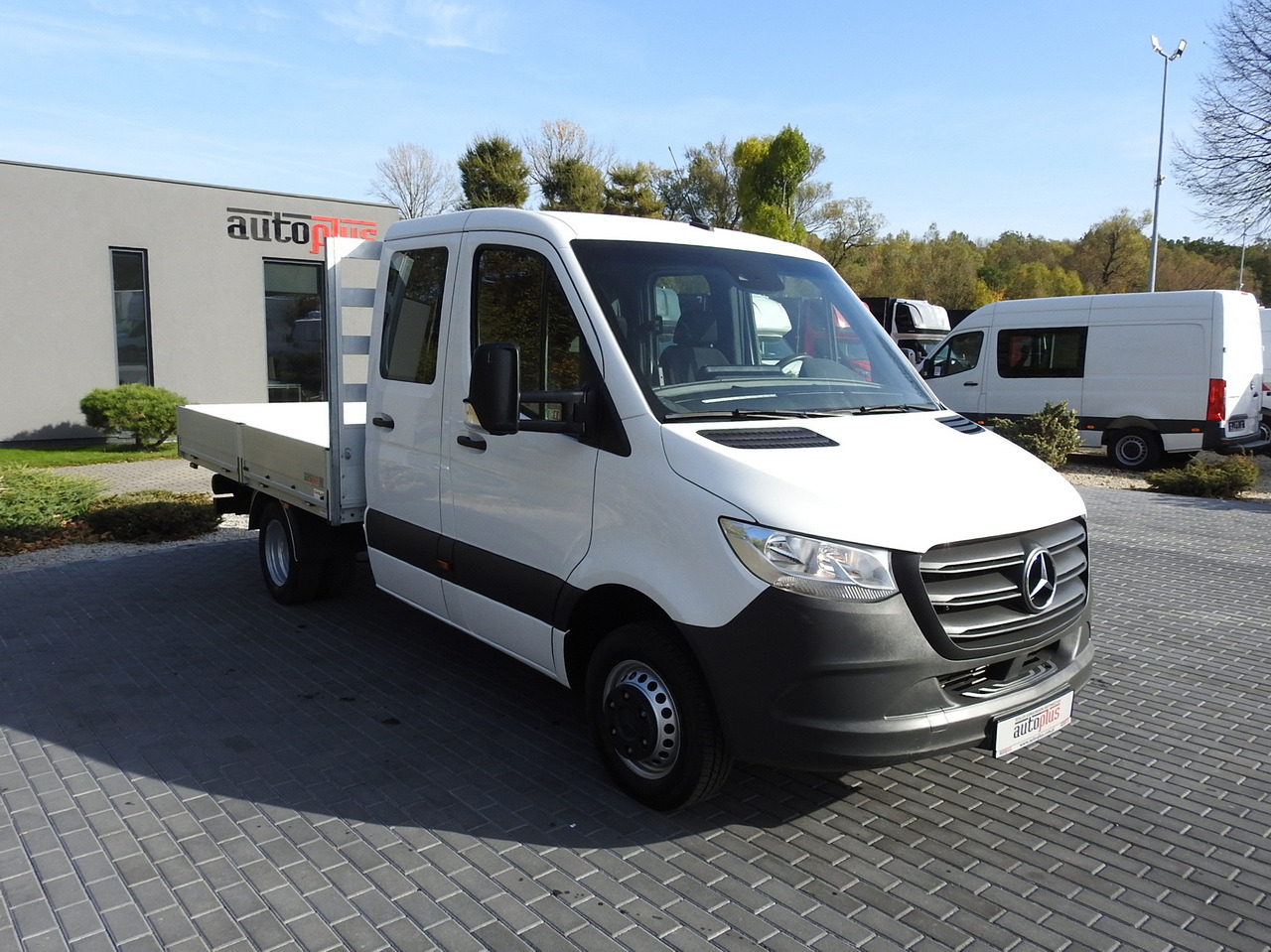 MERCEDES SPRINTER 516 STAKE BODY DOUBLE CABIN DOKA 6 SEATS CRUISE CONTROL AIR CONDITIONING TWIN WHEELS 160HP - Utilitaire double cabine: photos 4 MERCEDES SPRINTER 516 STAKE BODY DOUBLE CABIN DOKA 6 SEATS CRUISE CONTROL AIR CONDITIONING TWIN WHEELS 160HP - Utilitaire double cabine: photos 4