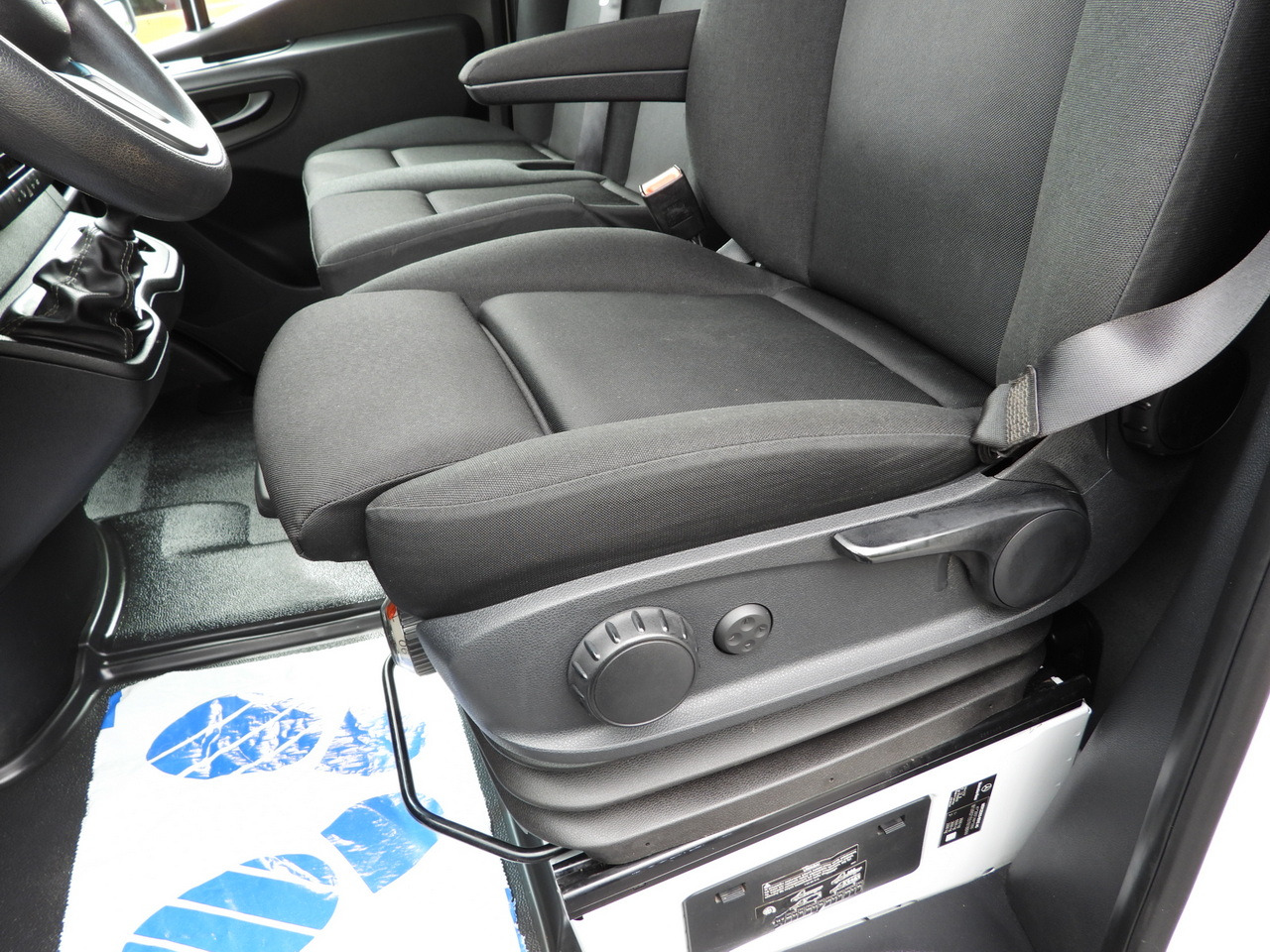 MERCEDES SPRINTER 519  TARPAULIN 8 PALLETS WEBASTO CRUISE CONTROL TWIN WHEELS AIR CONDITIONING  190HP en crédit-bail MERCEDES SPRINTER 519  TARPAULIN 8 PALLETS WEBASTO CRUISE CONTROL TWIN WHEELS AIR CONDITIONING  190HP: photos 31