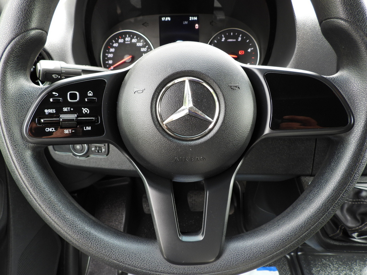 MERCEDES SPRINTER 519  TARPAULIN 8 PALLETS WEBASTO CRUISE CONTROL TWIN WHEELS AIR CONDITIONING  190HP en crédit-bail MERCEDES SPRINTER 519  TARPAULIN 8 PALLETS WEBASTO CRUISE CONTROL TWIN WHEELS AIR CONDITIONING  190HP: photos 34